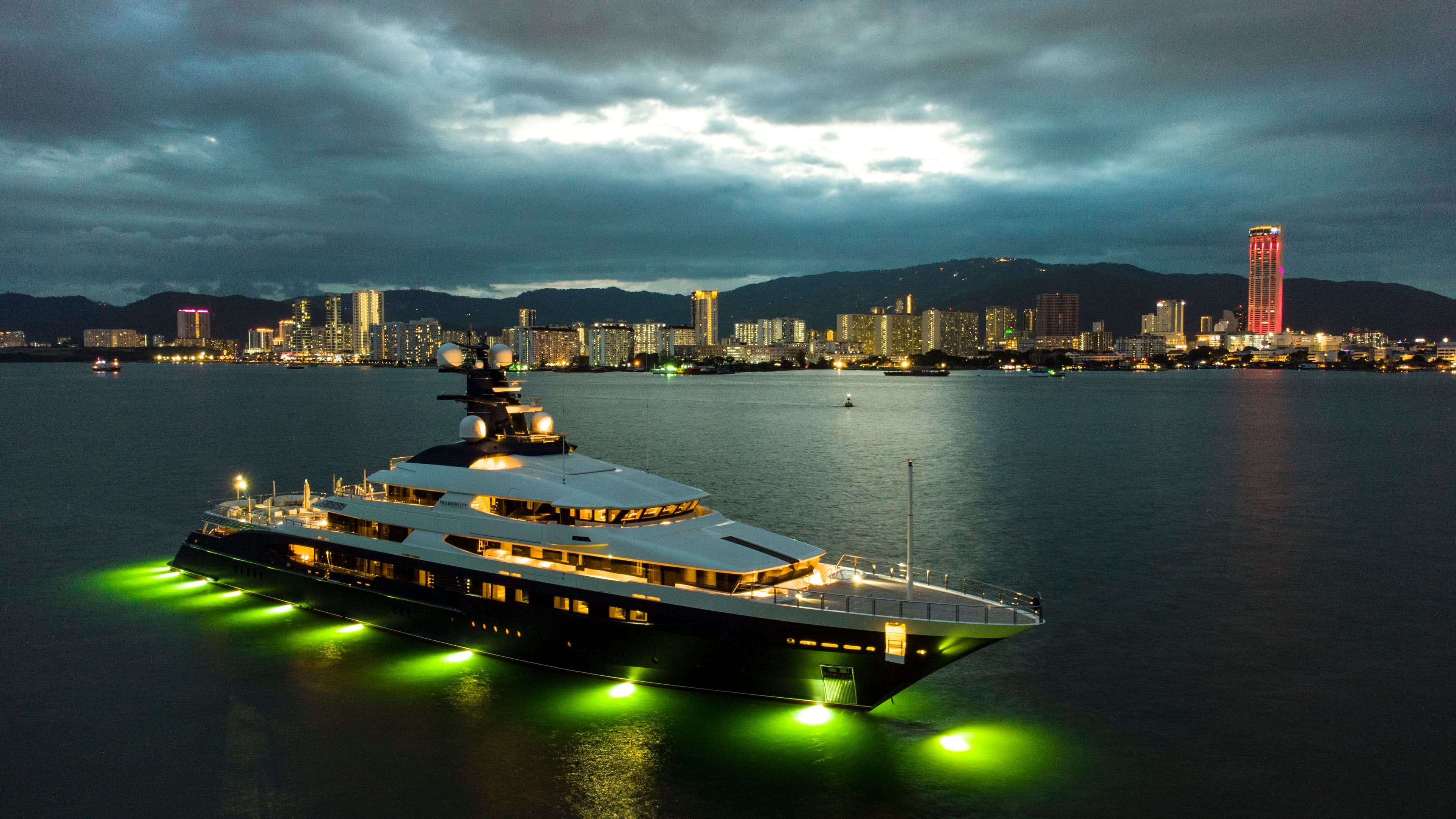 How Paying for a Yacht Charter With Crypto Works (2026)