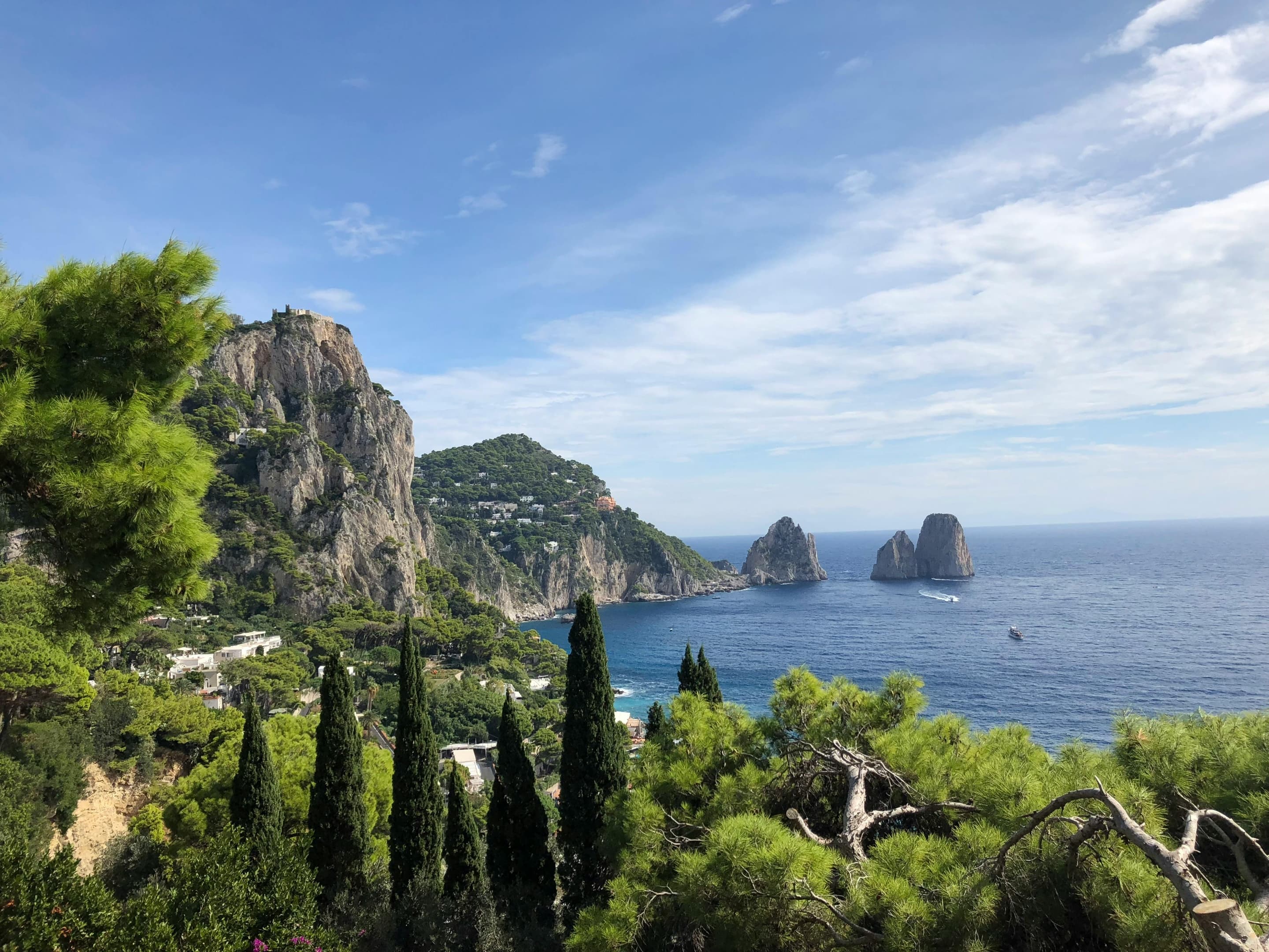Frontier_Yachting_Capri_1.jpg