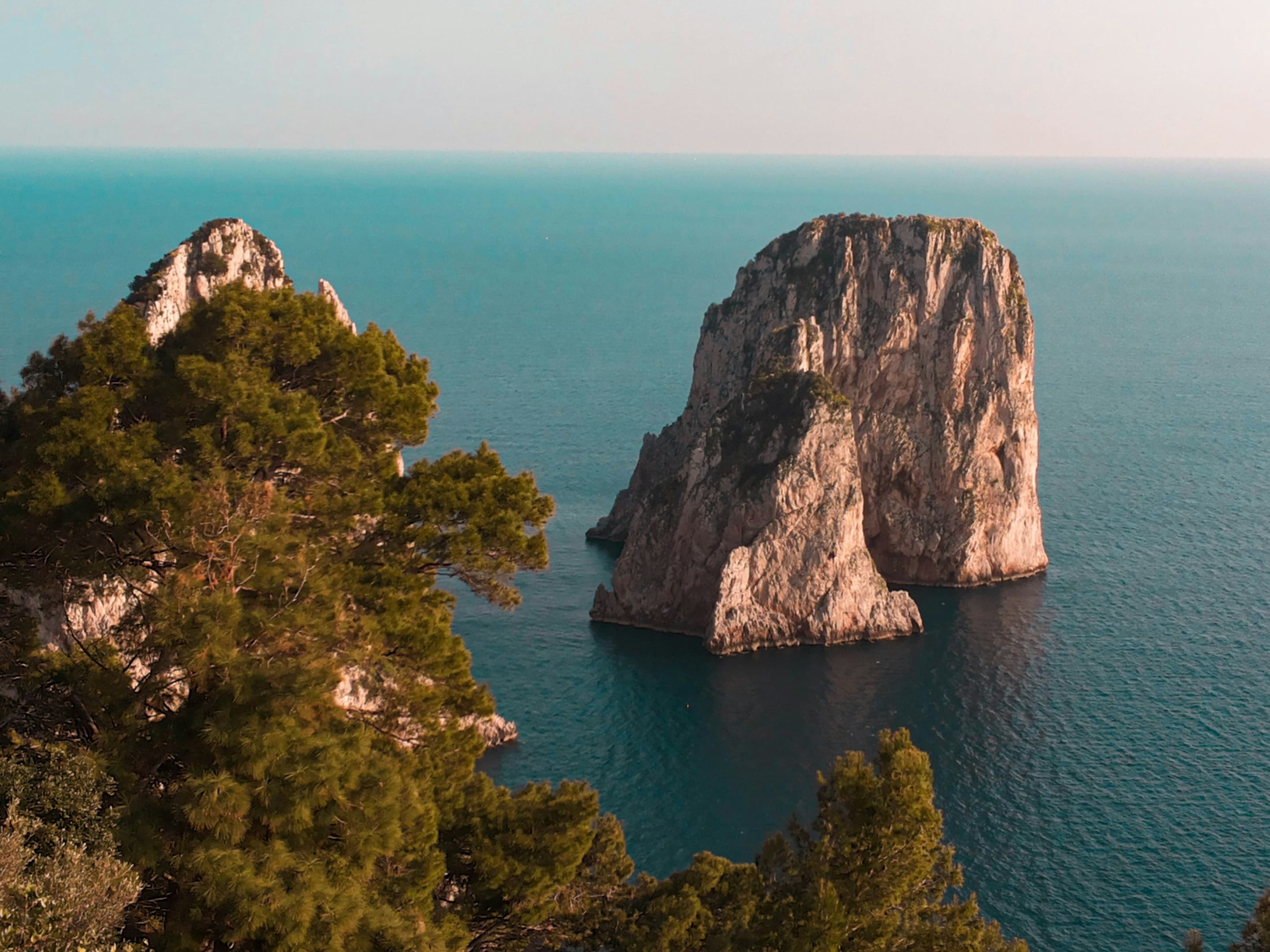 Frontier_Yachting_Capri_3.jpg