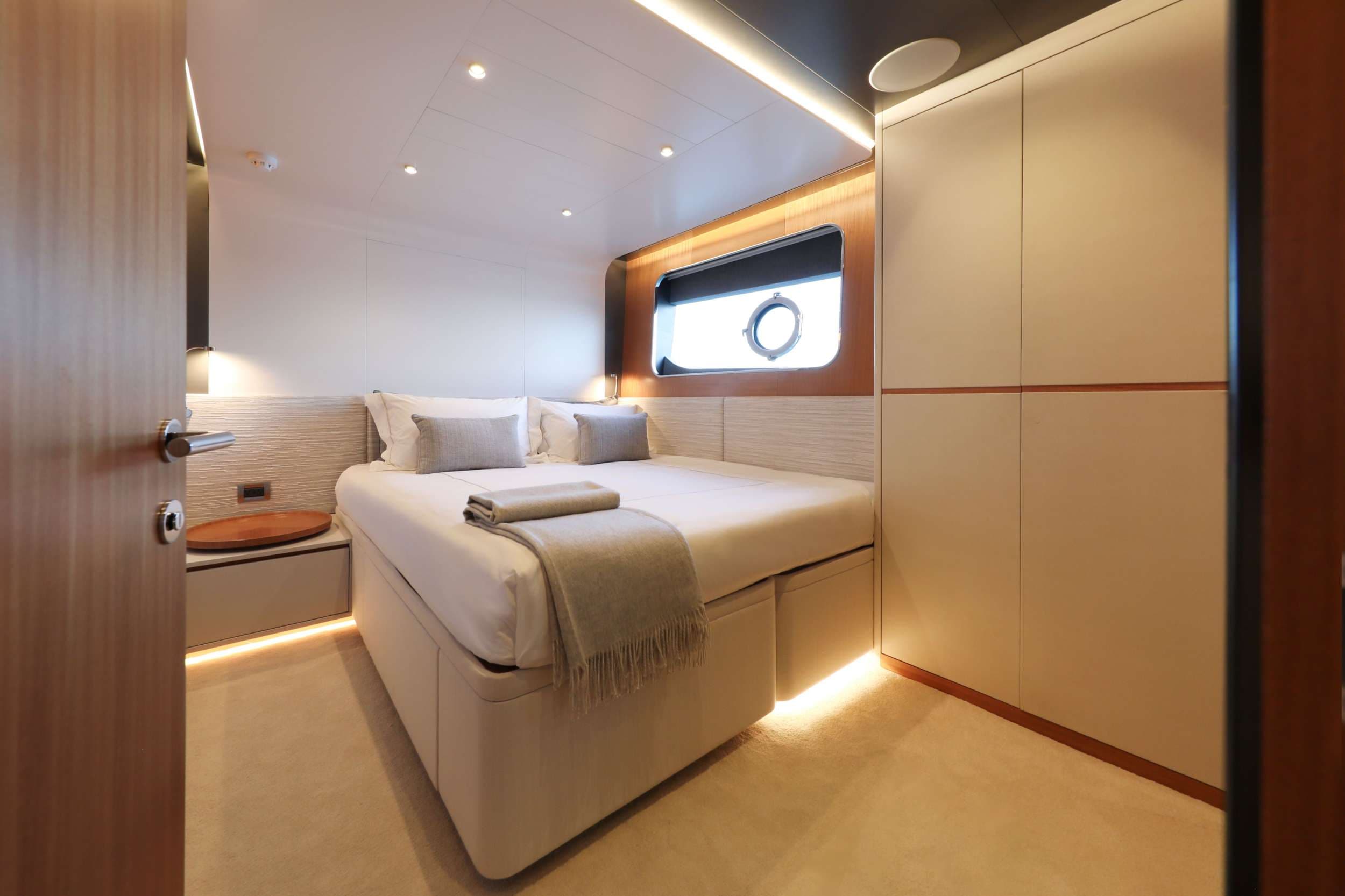 yachtPic11