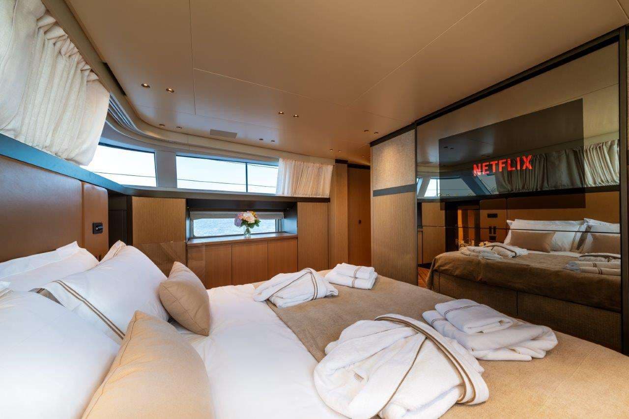 yachtPic18