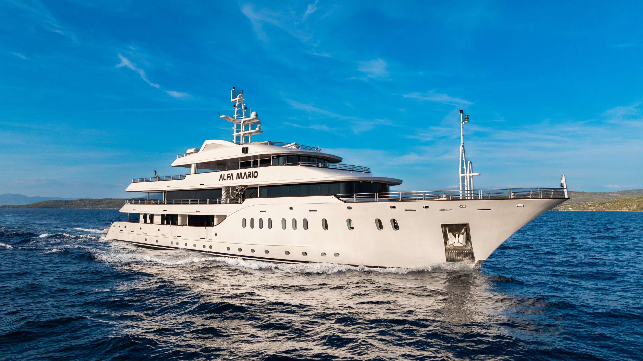 ALFA MARIO, 52m yacht à moteur