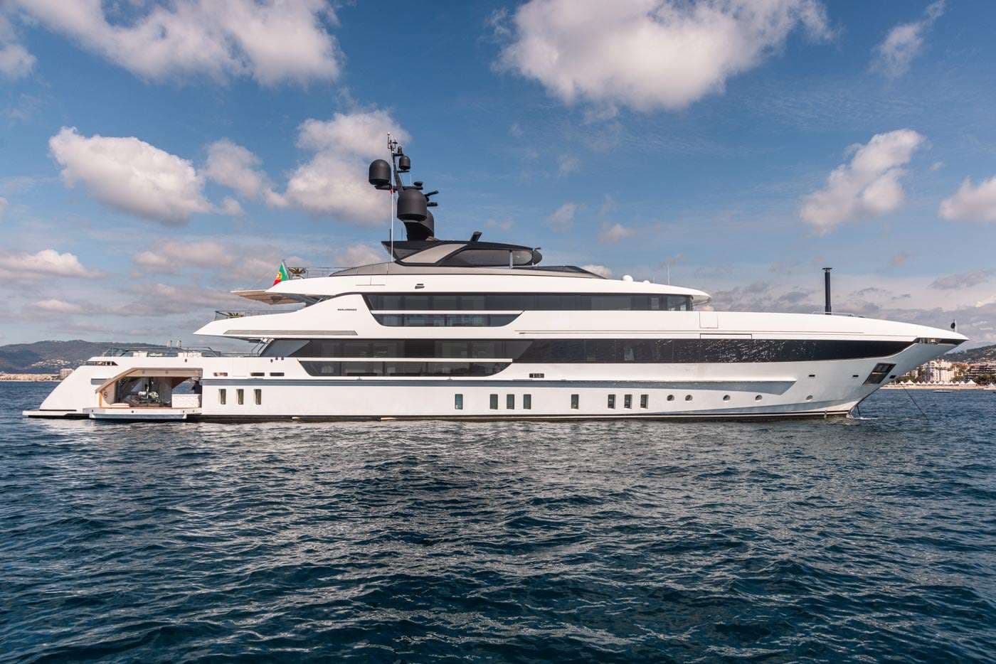 yachtPic1