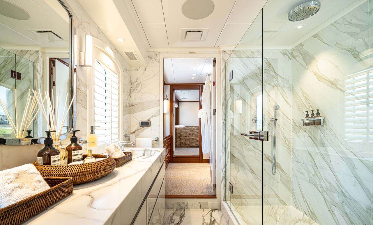 yachtPic7