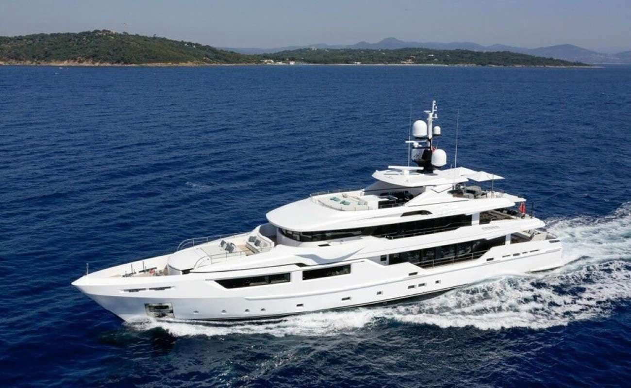 yachtPic1