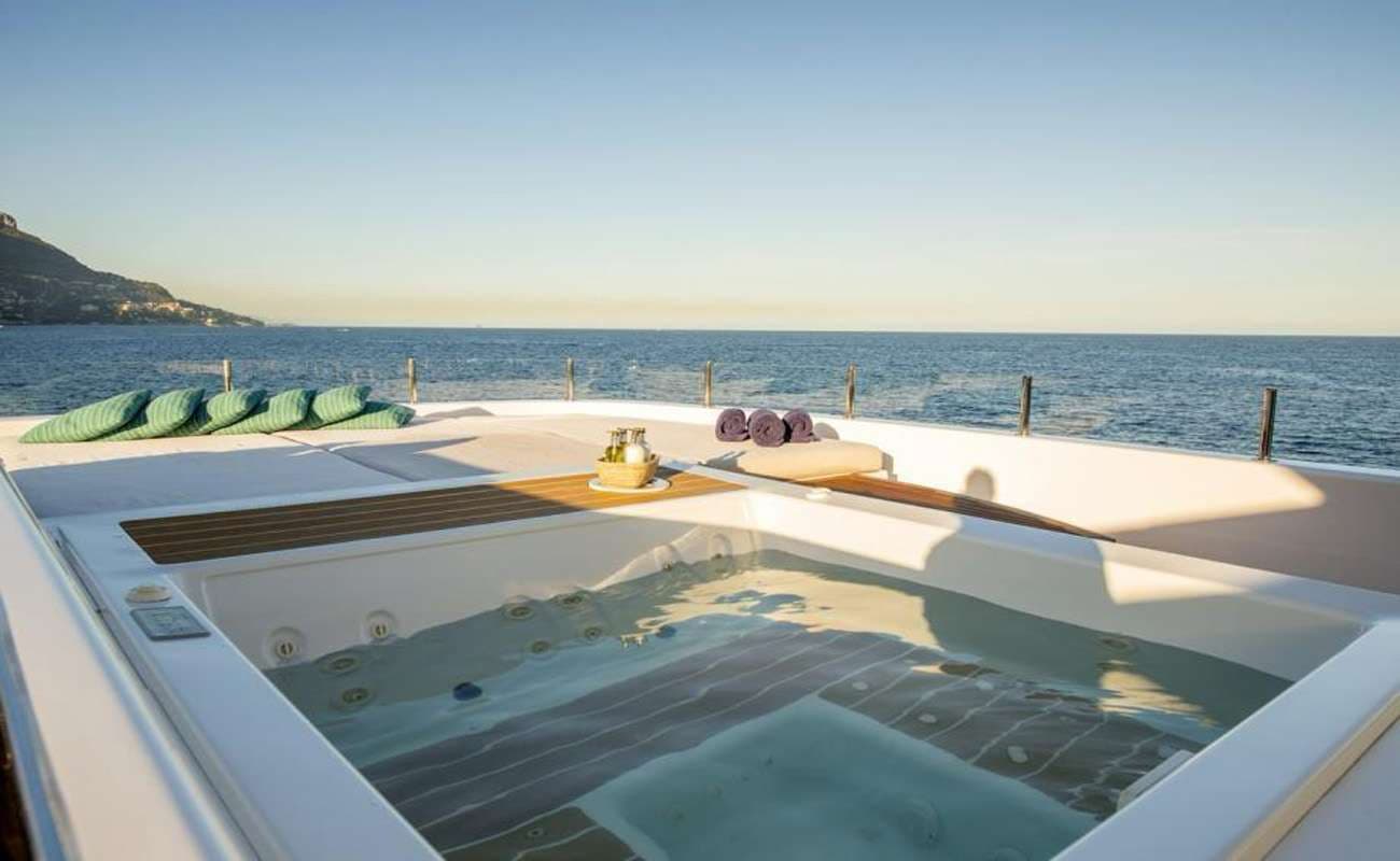 yachtPic12
