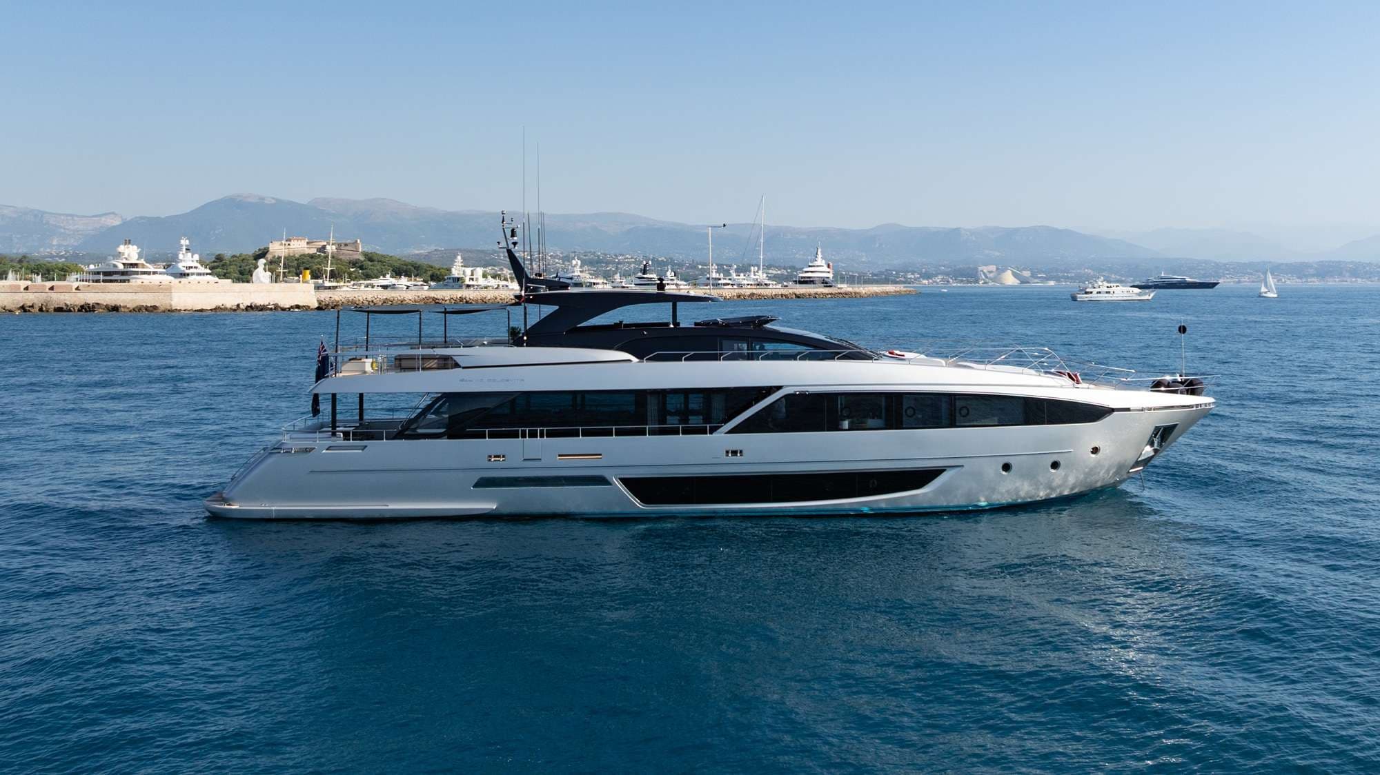 yachtPic1