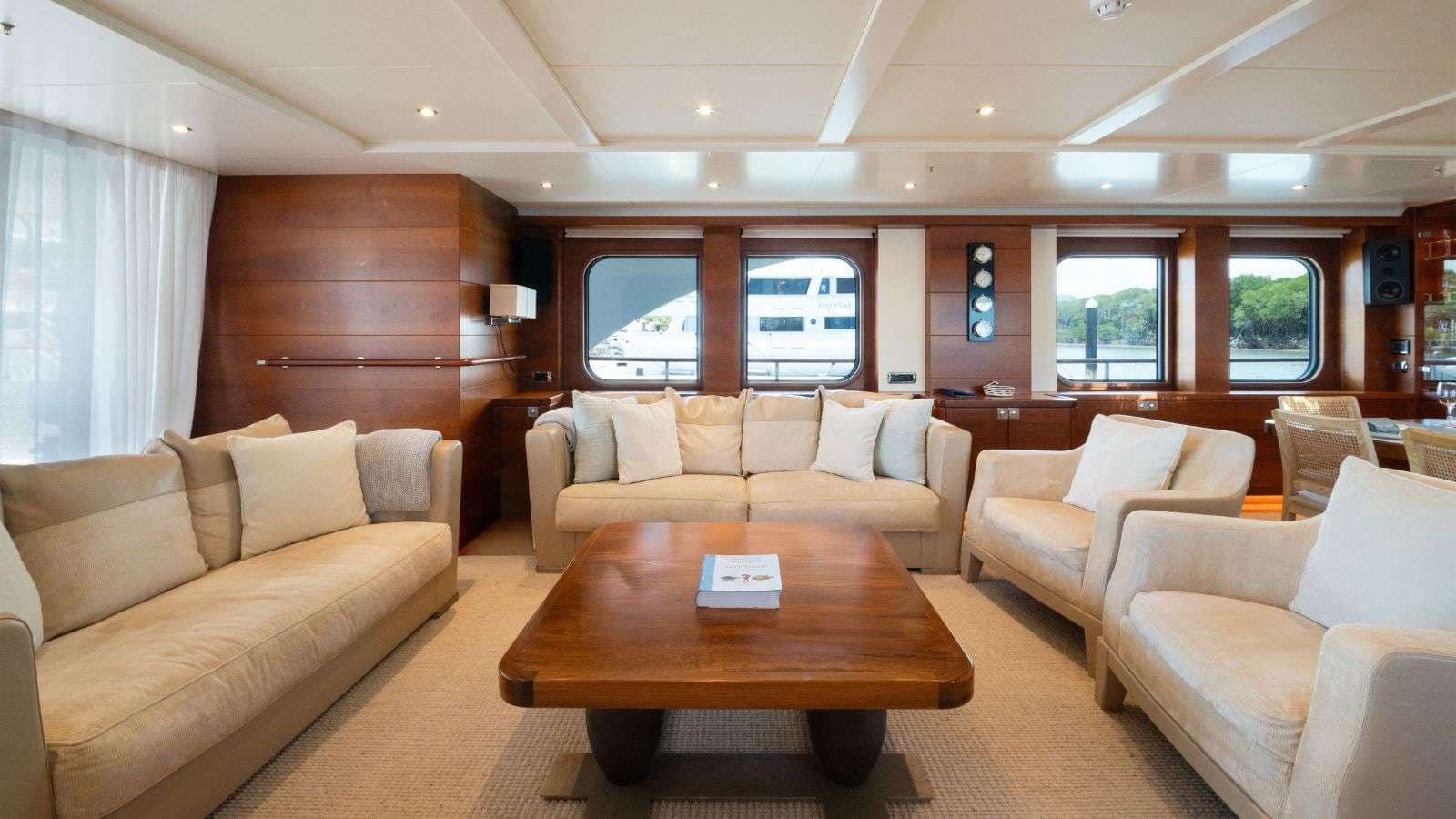 yachtPic2