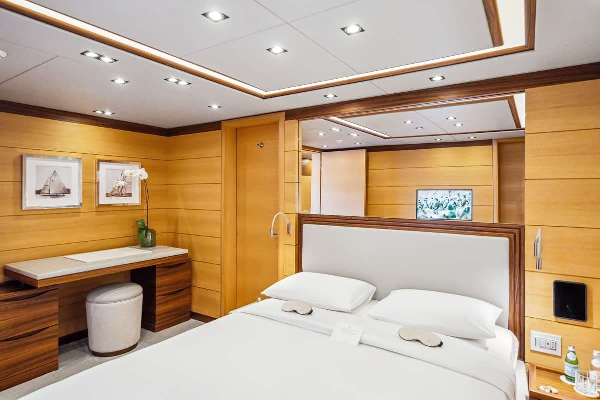 yachtPic10