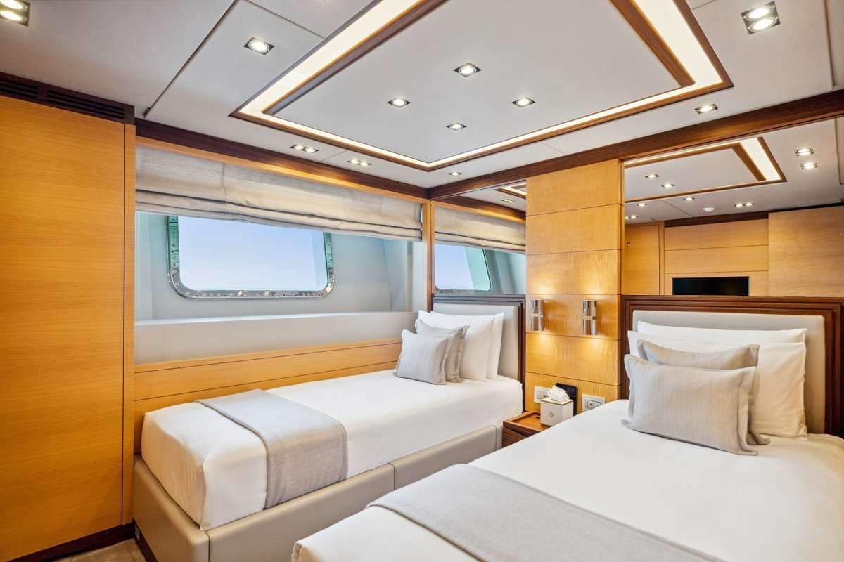 yachtPic14