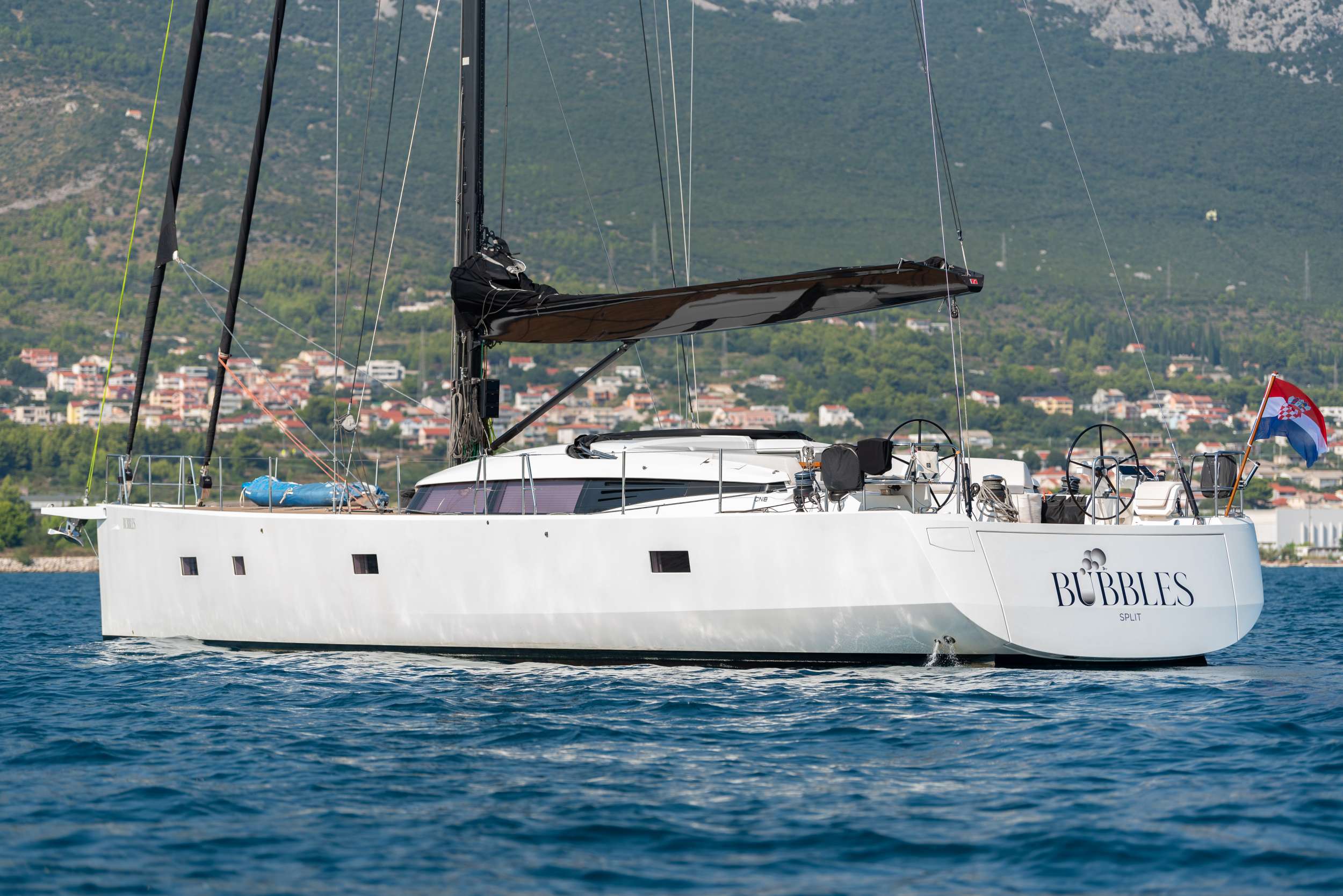 yachtPic1