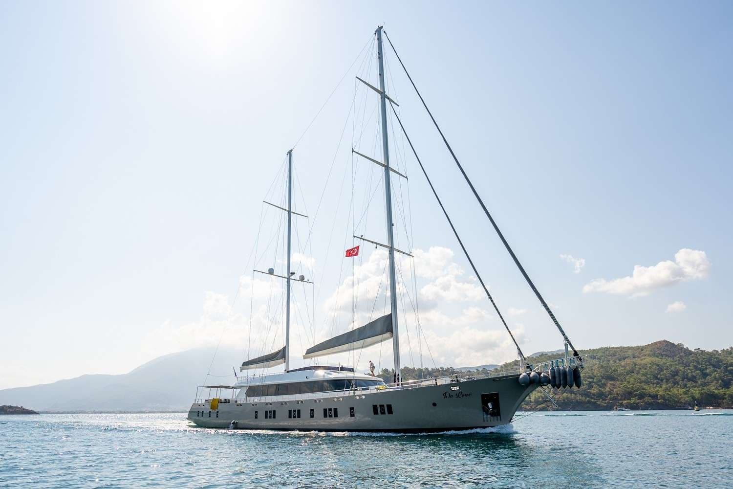 yachtPic1