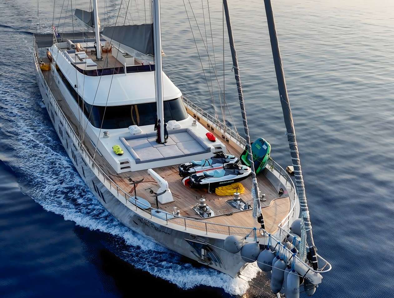yachtPic11