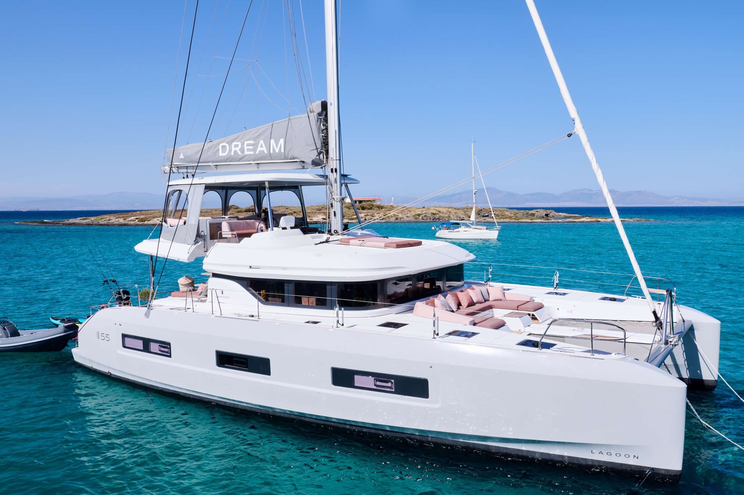 DREAM, 17m catamaran