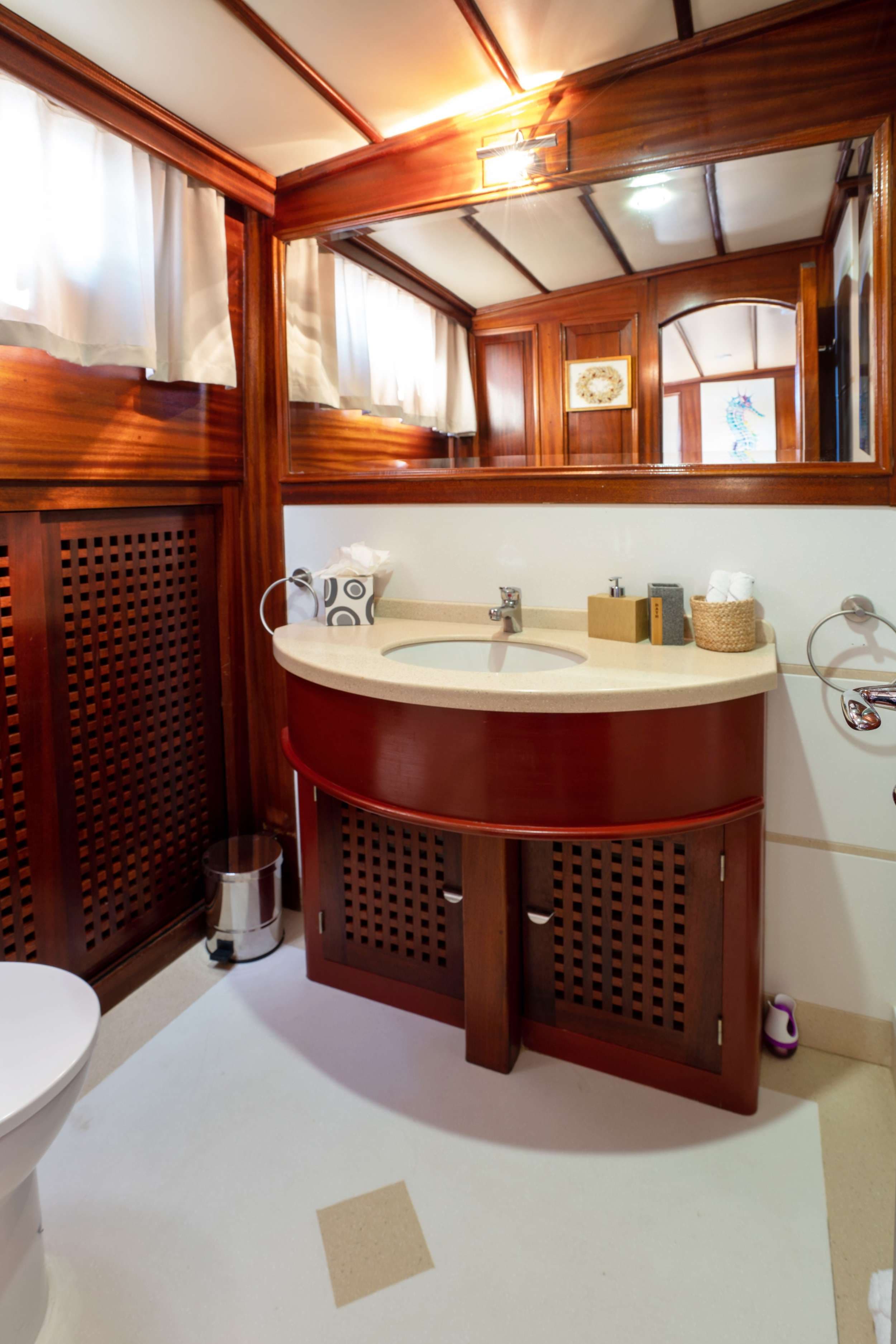 yachtPic13