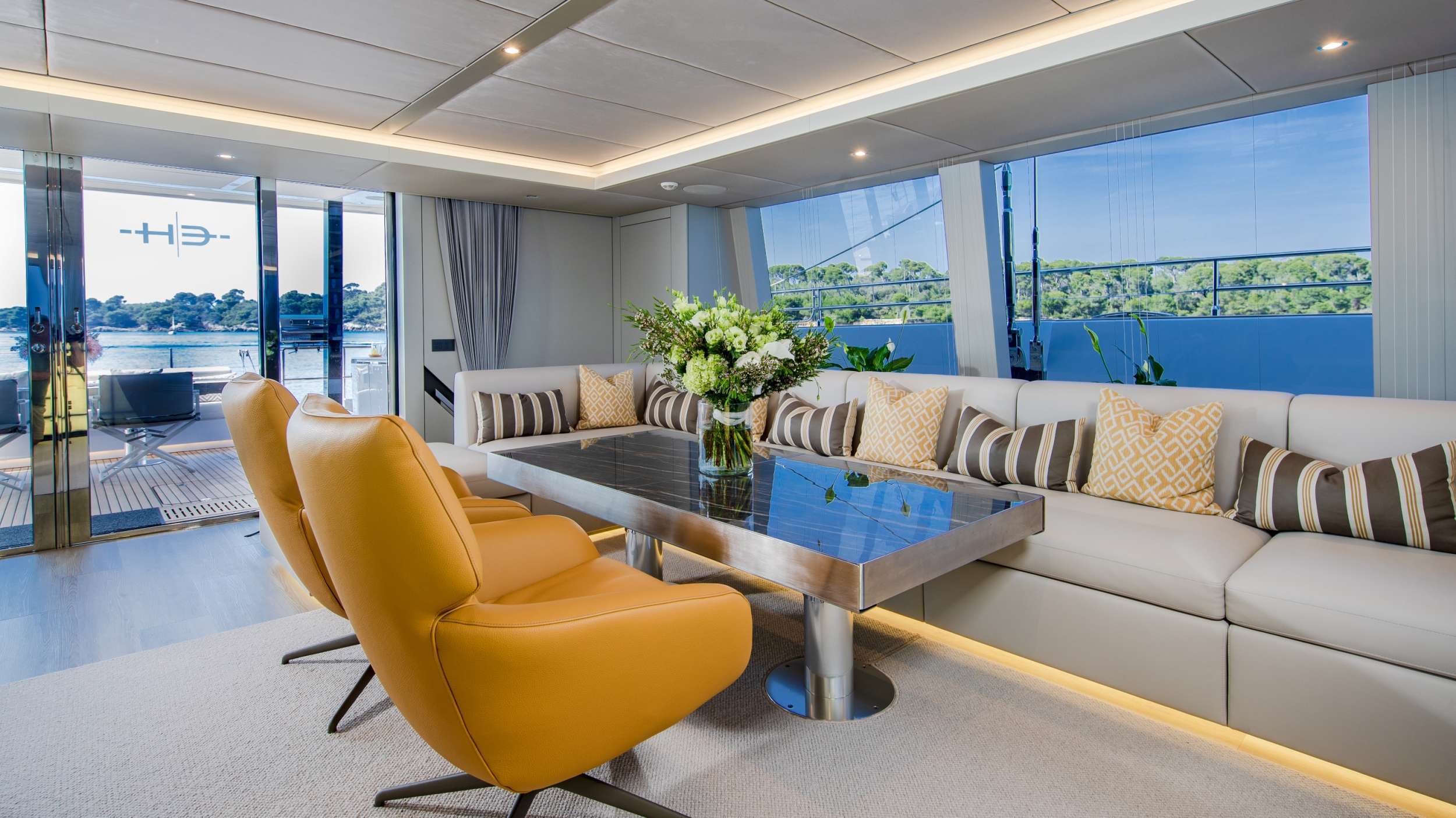 yachtPic2