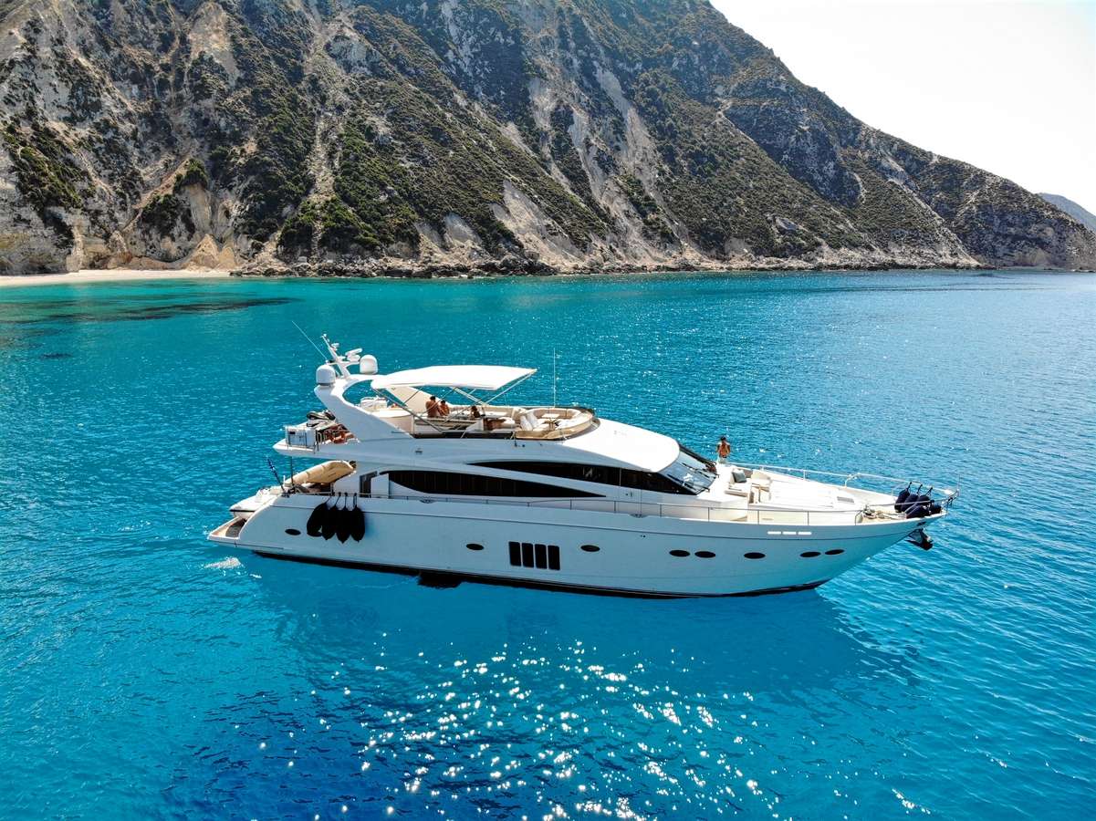 yachtPic1