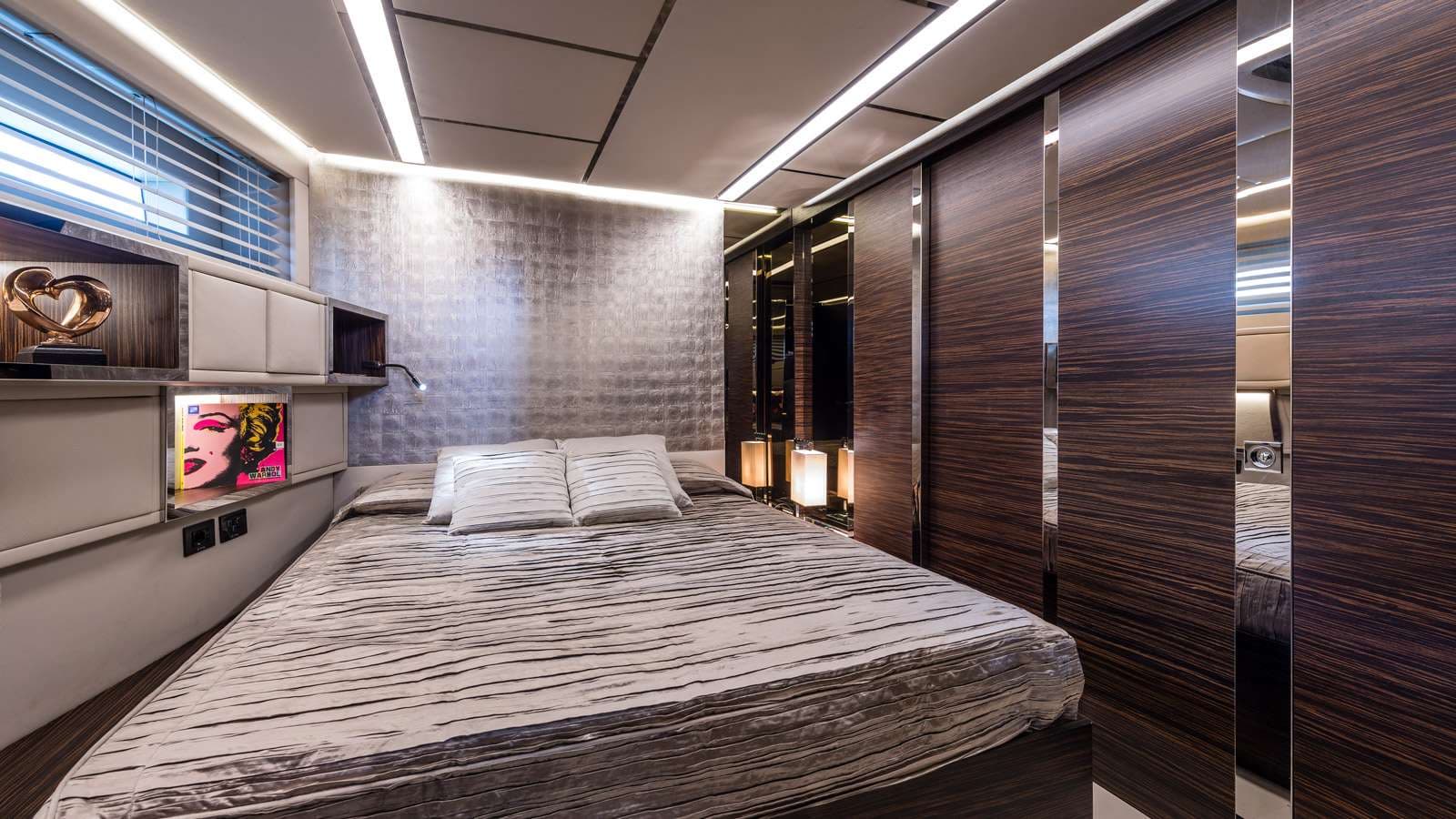 yachtPic18