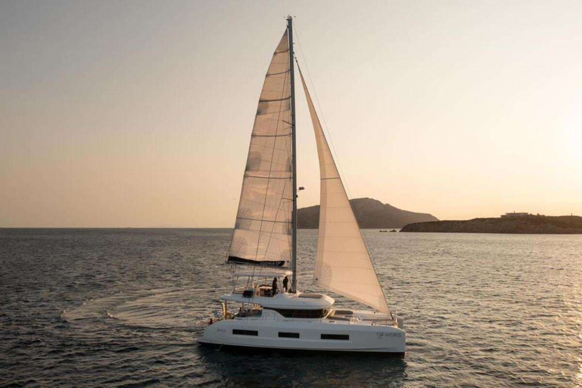 HYDRUS, 17m catamaran