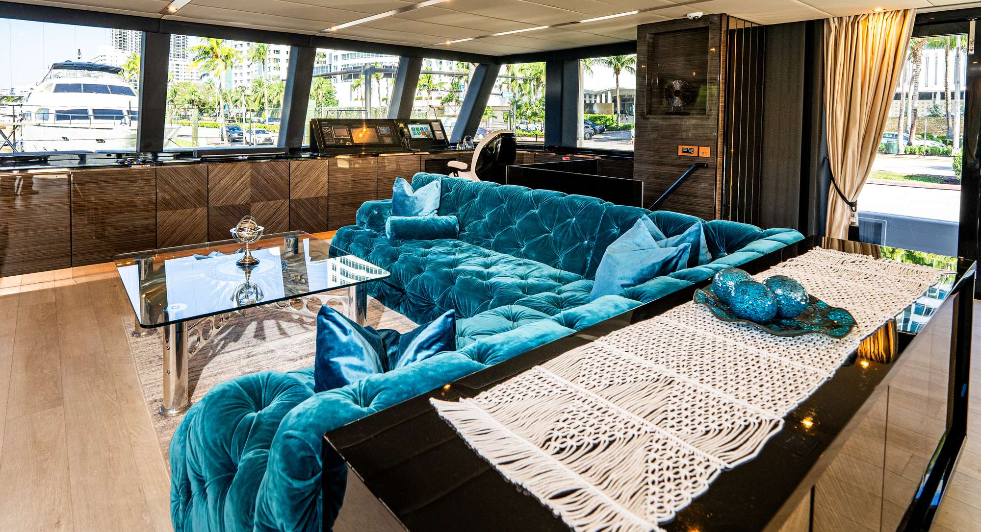 yachtPic10