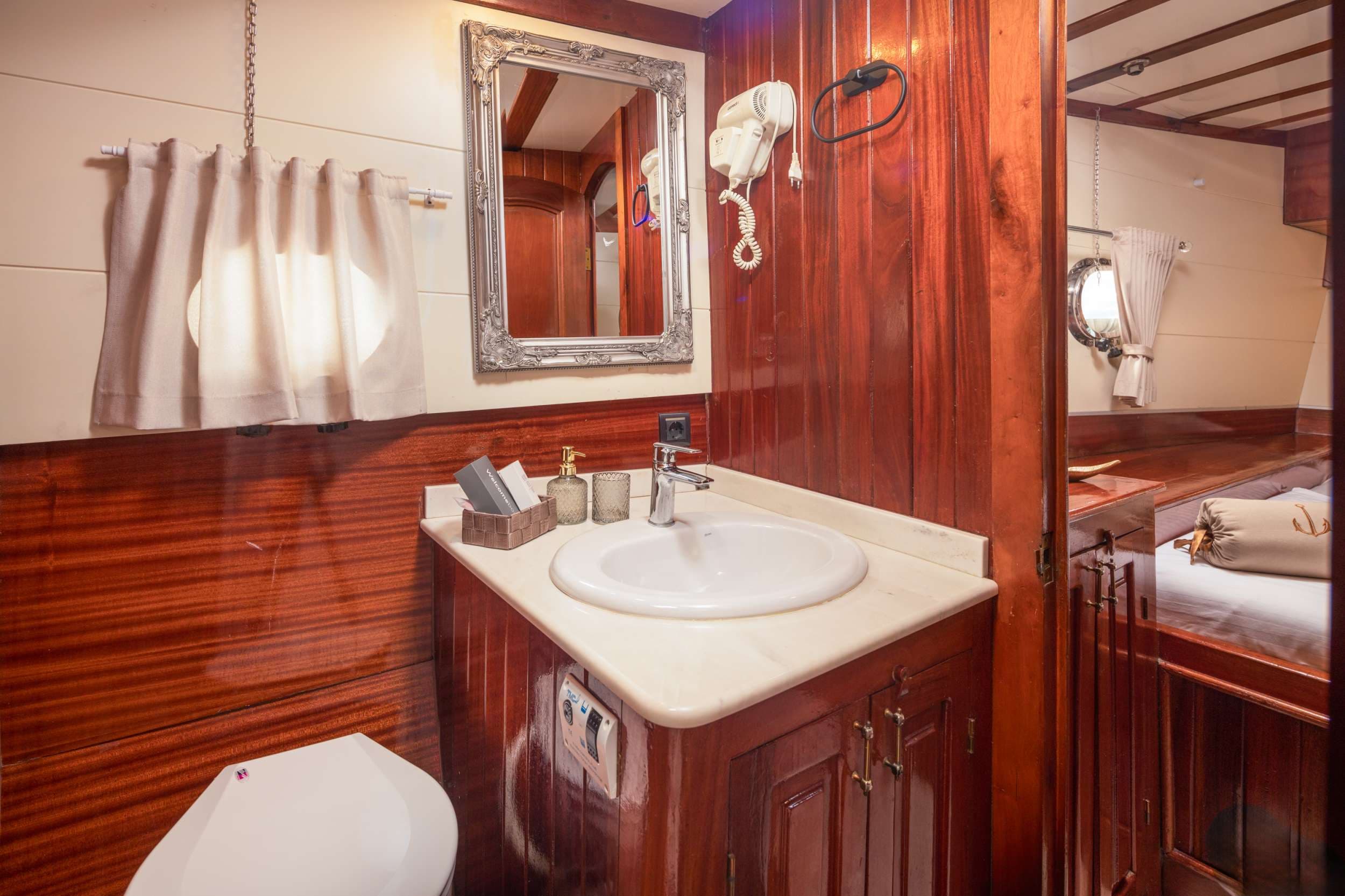 yachtPic10