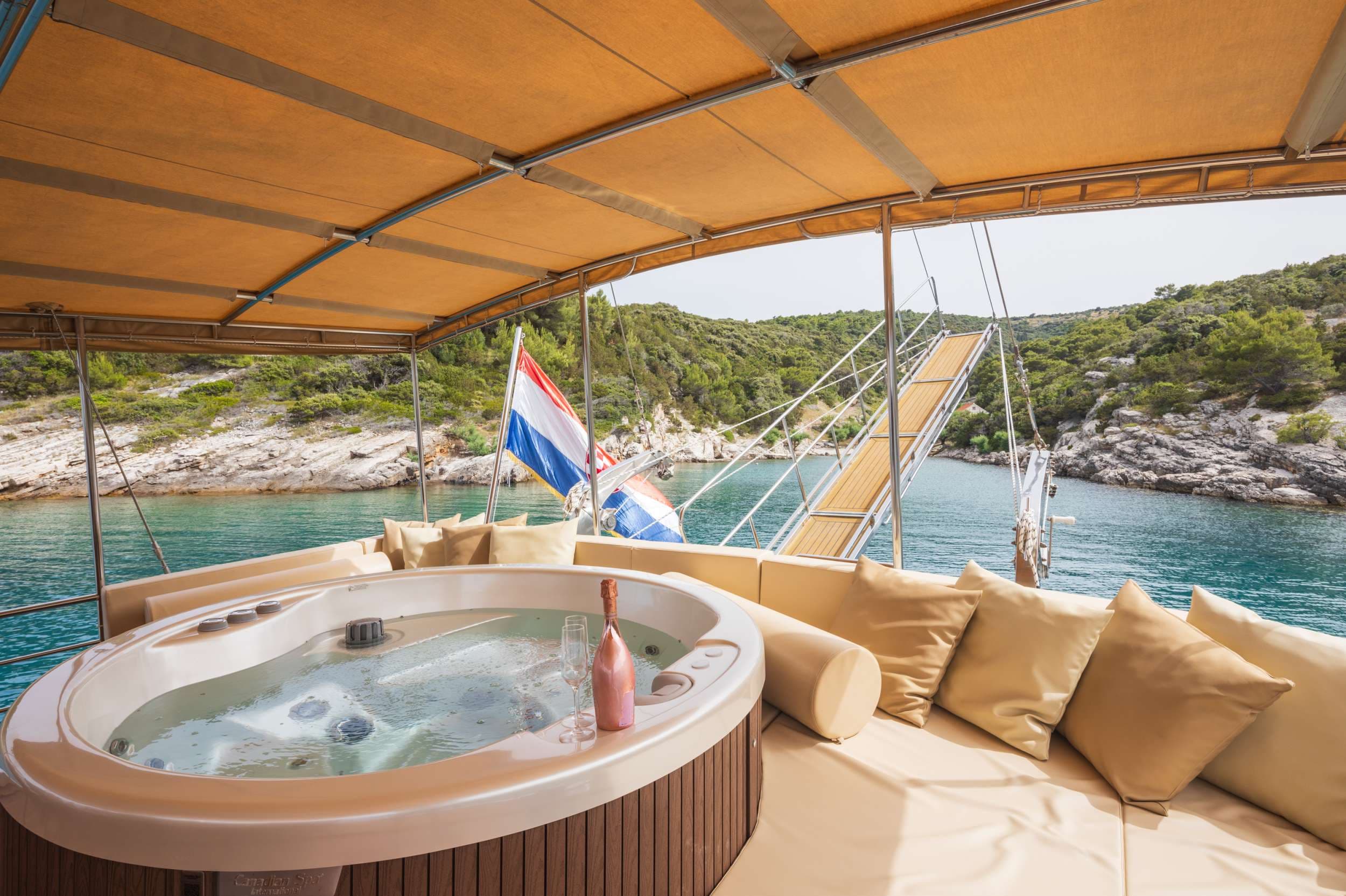 yachtPic13
