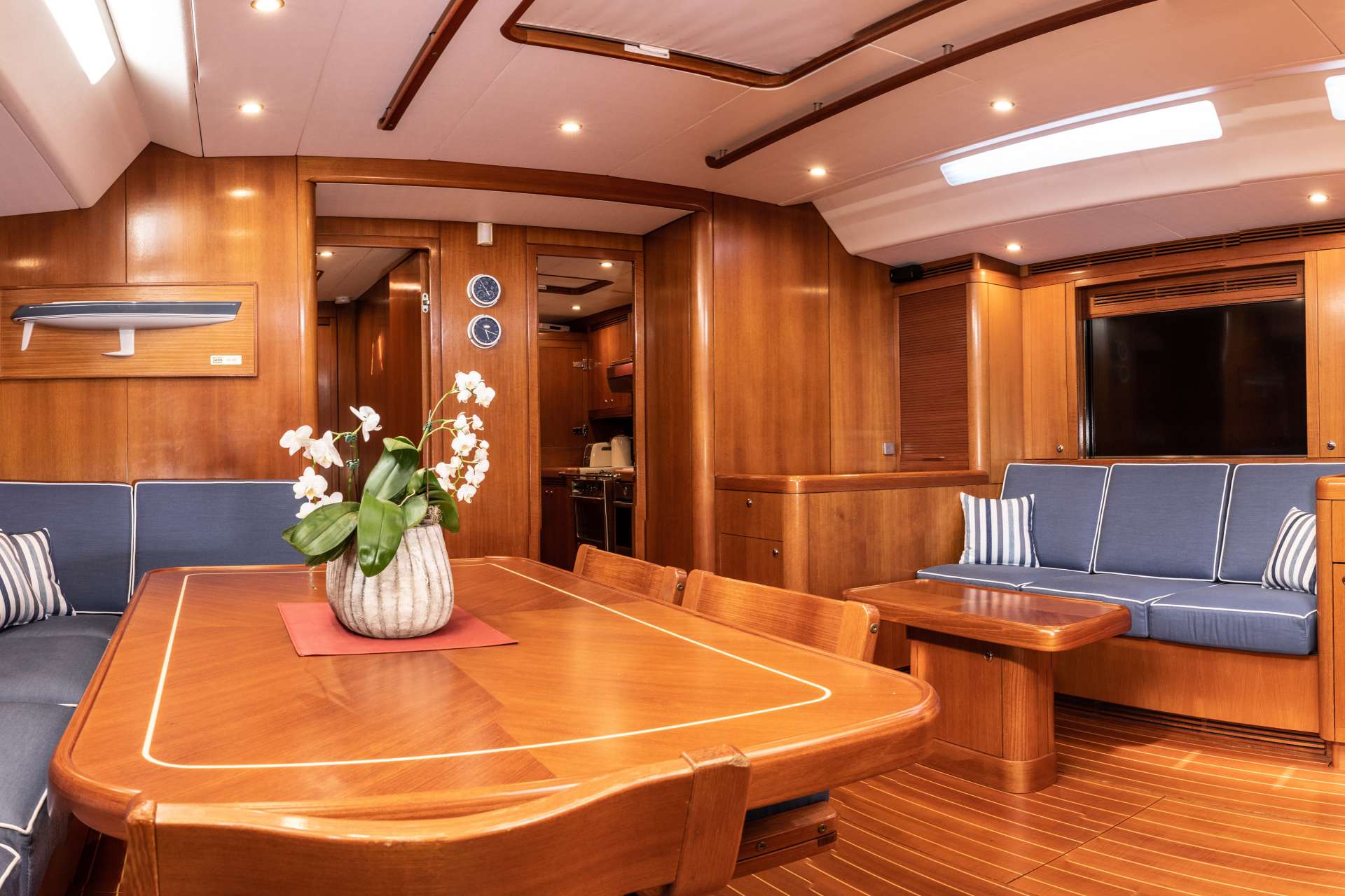 yachtPic2