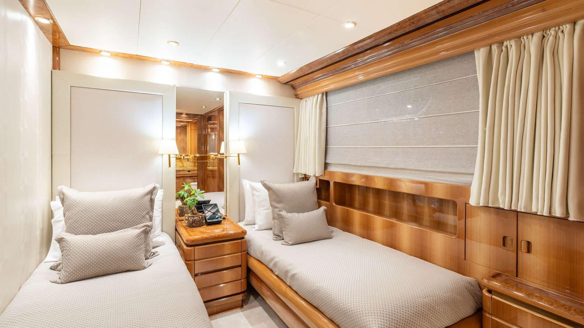 yachtPic10