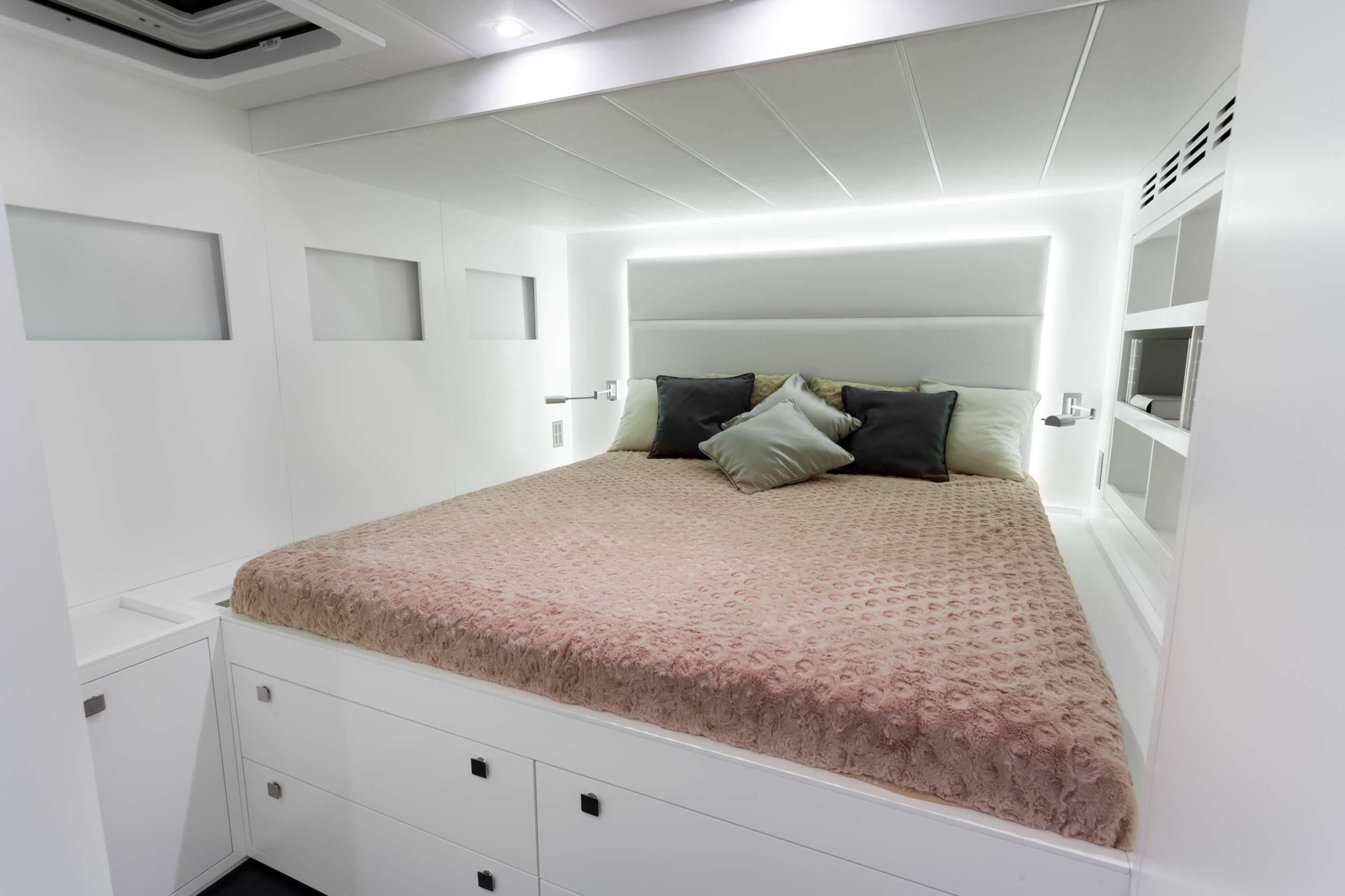yachtPic7