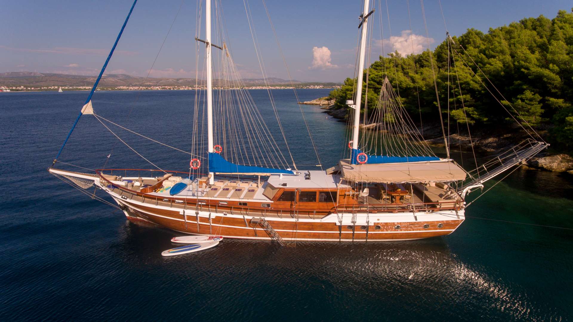 yachtPic1