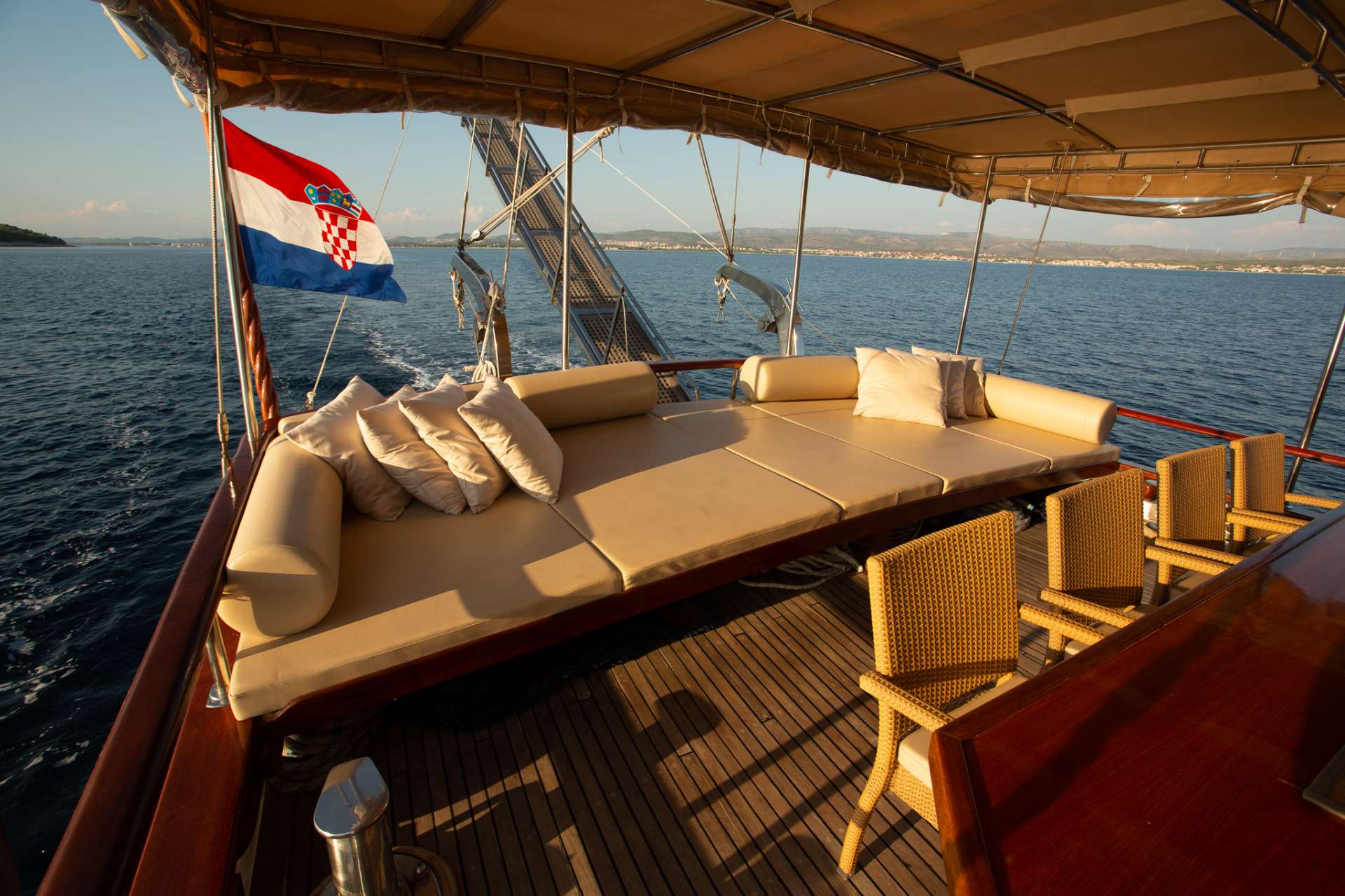yachtPic12