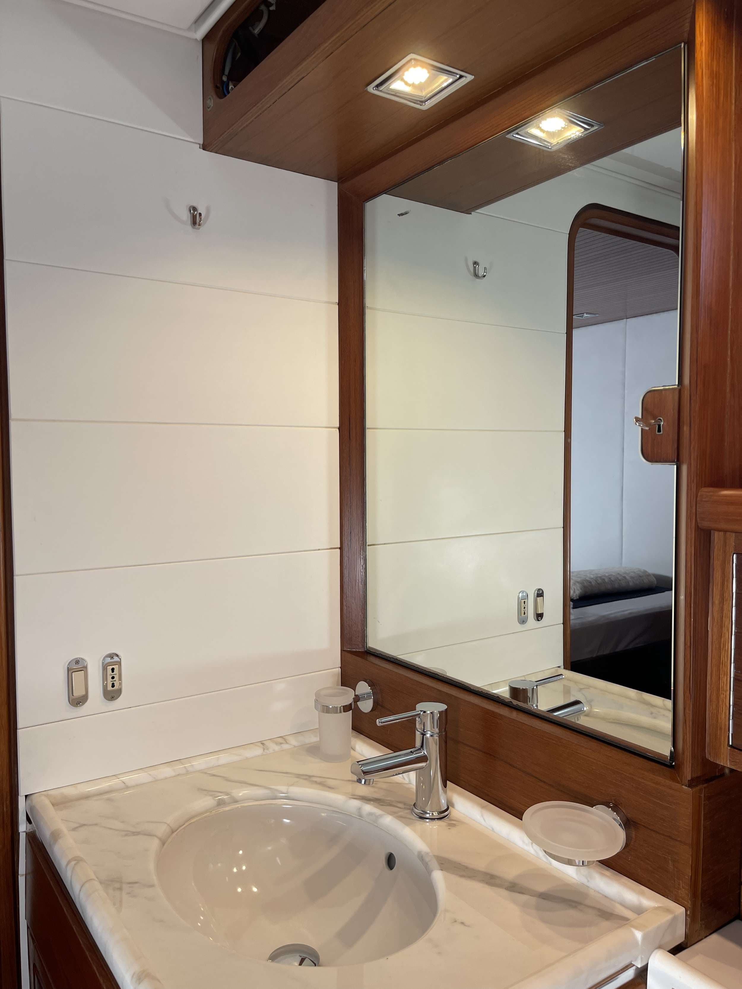 yachtPic11