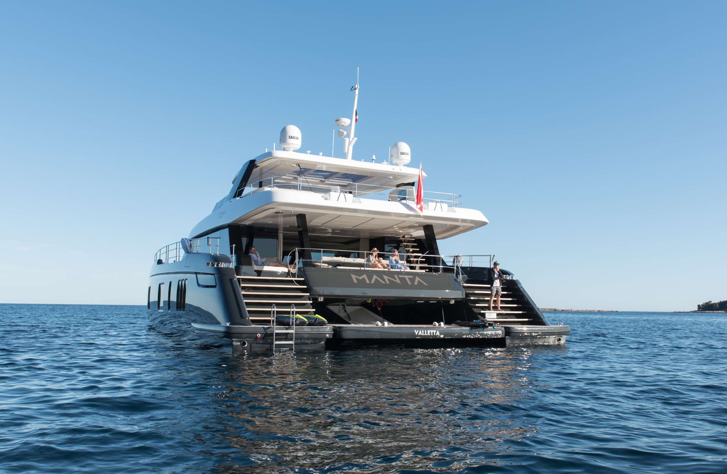 yachtPic1