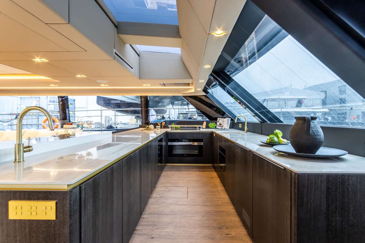 yachtPic10