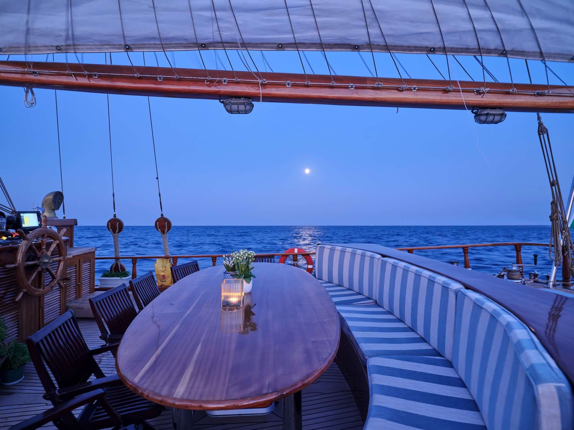yachtPic17