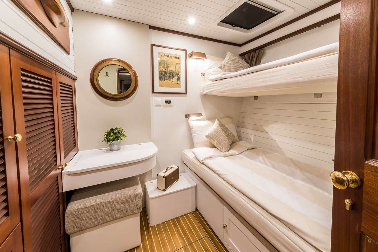 yachtPic15