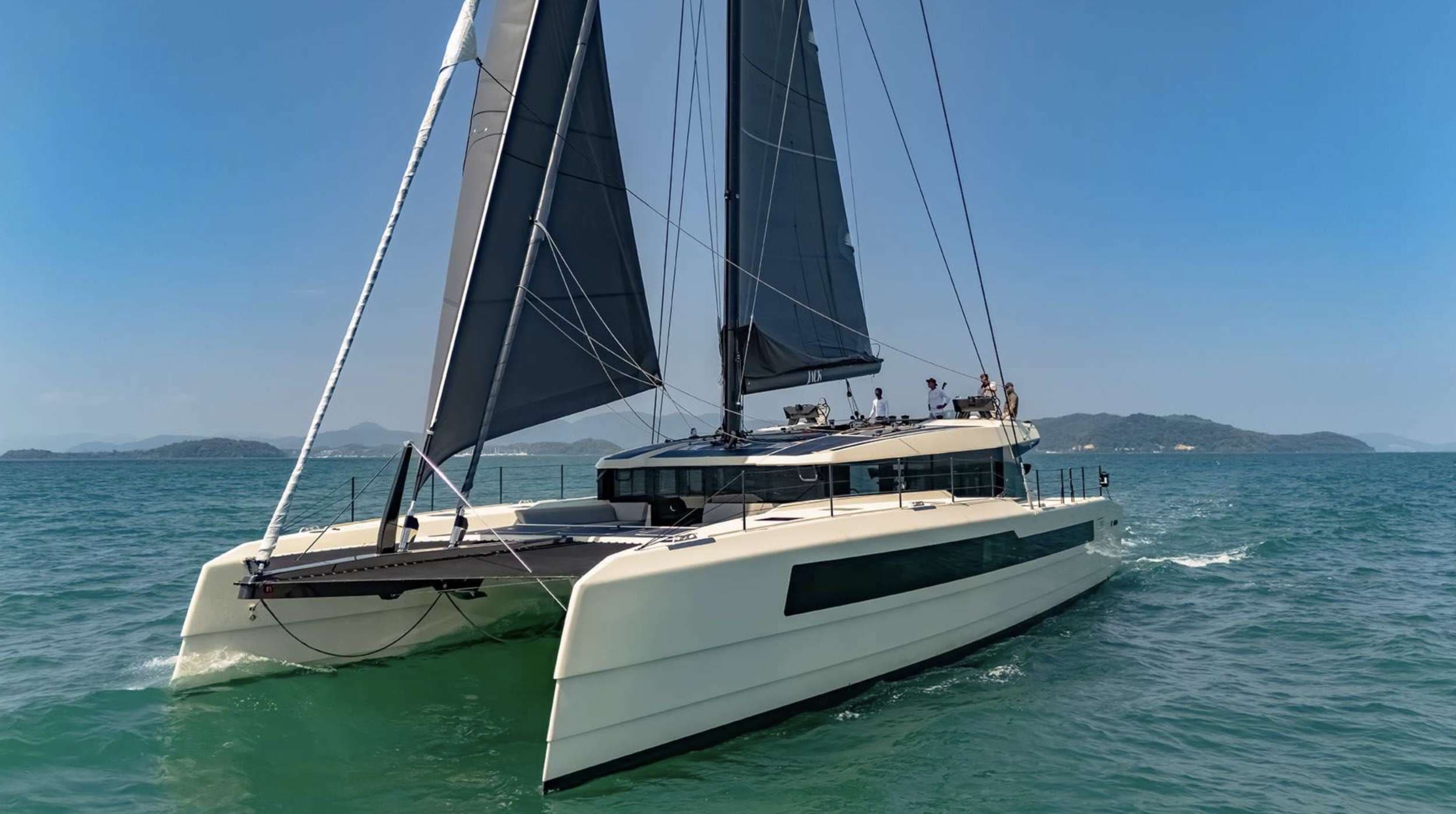 yachtPic1