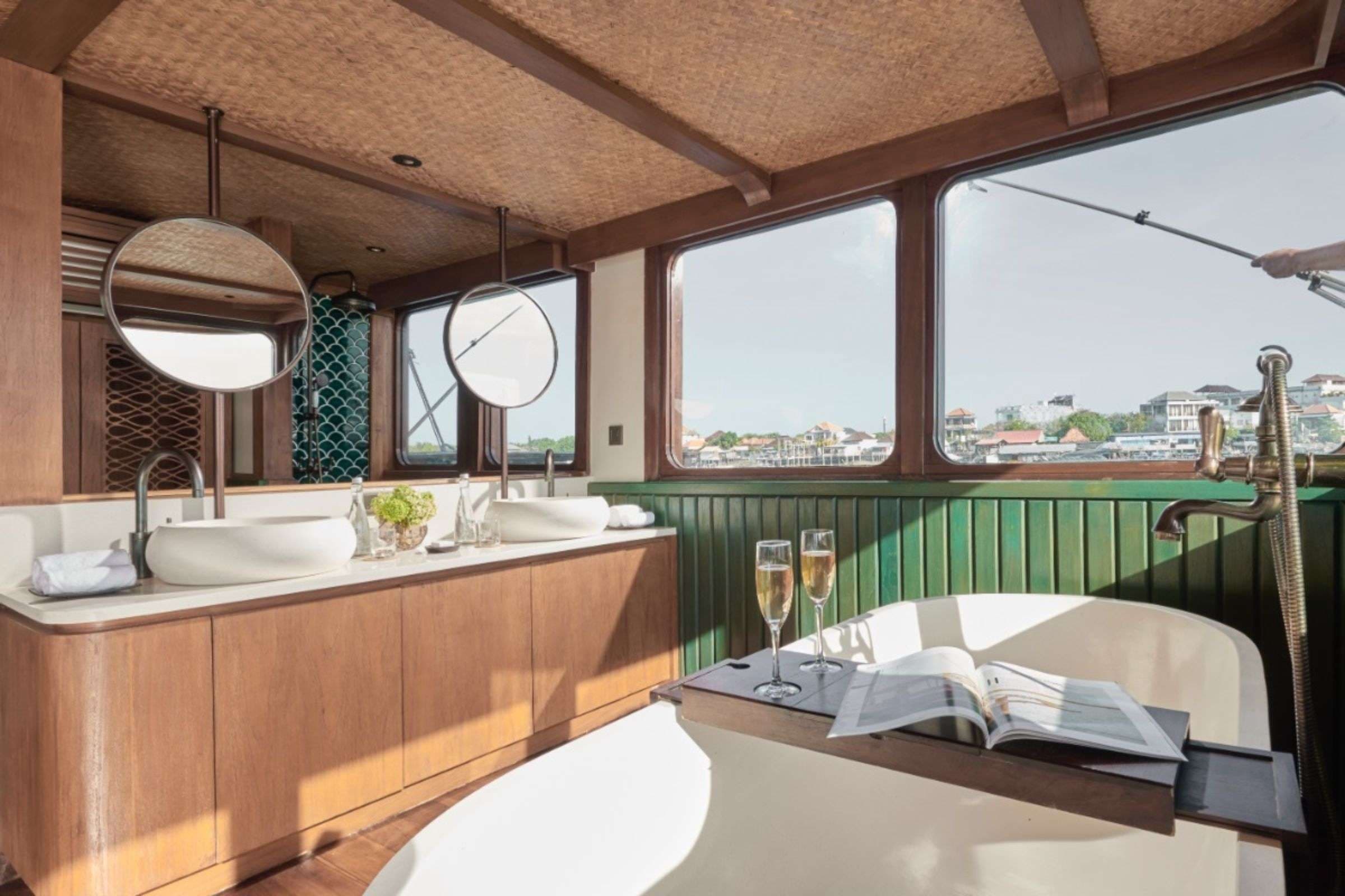 yachtPic7