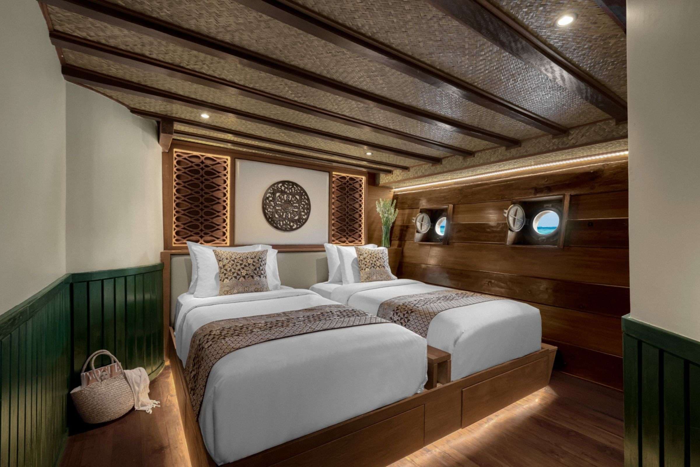 yachtPic9