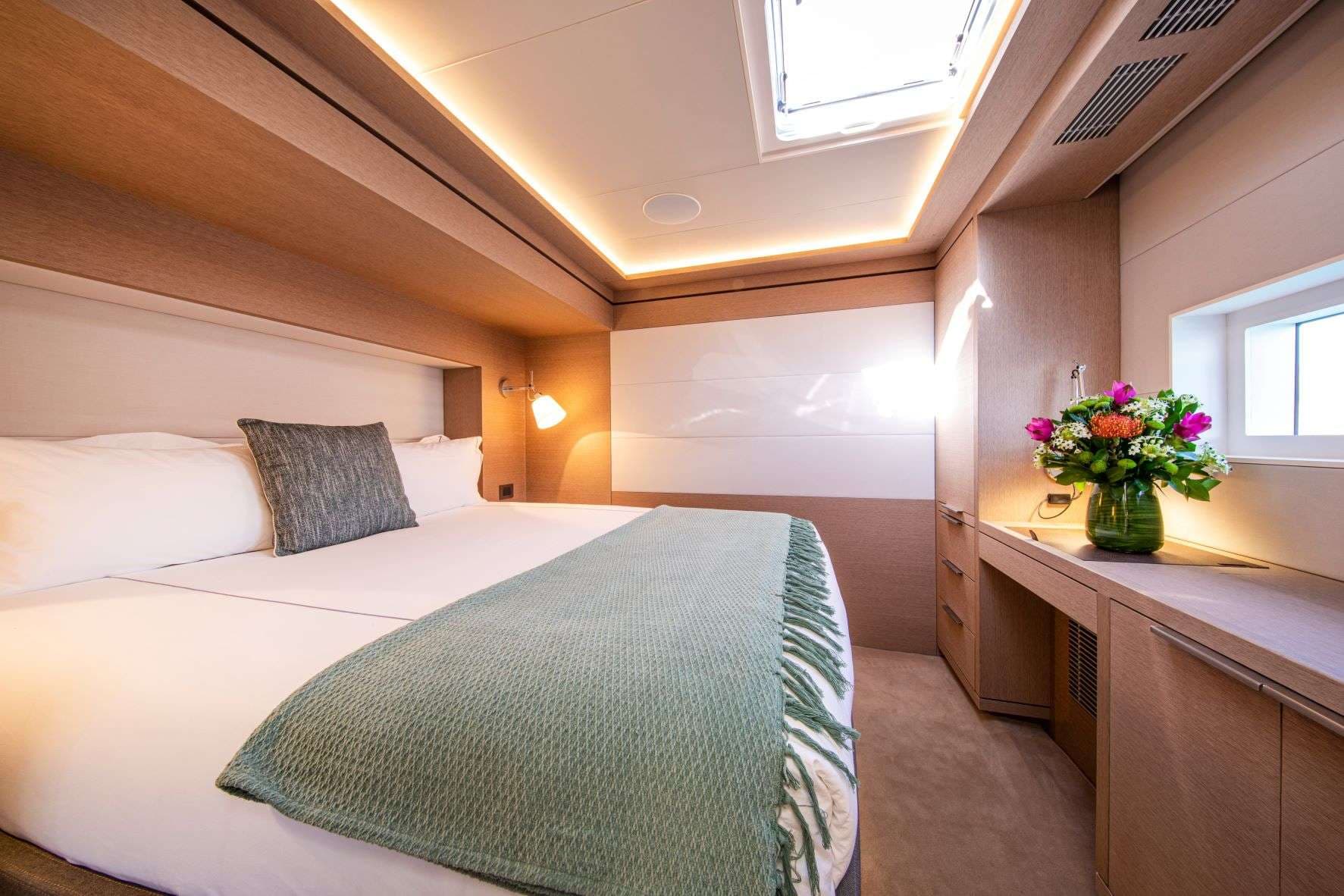 yachtPic11