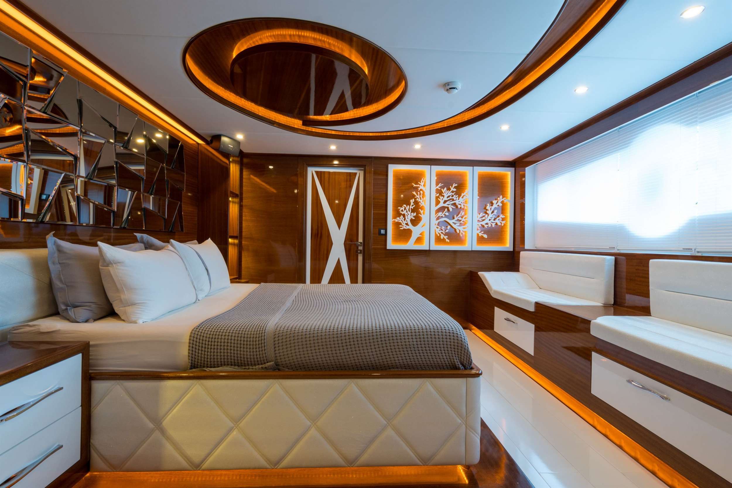 yachtPic7