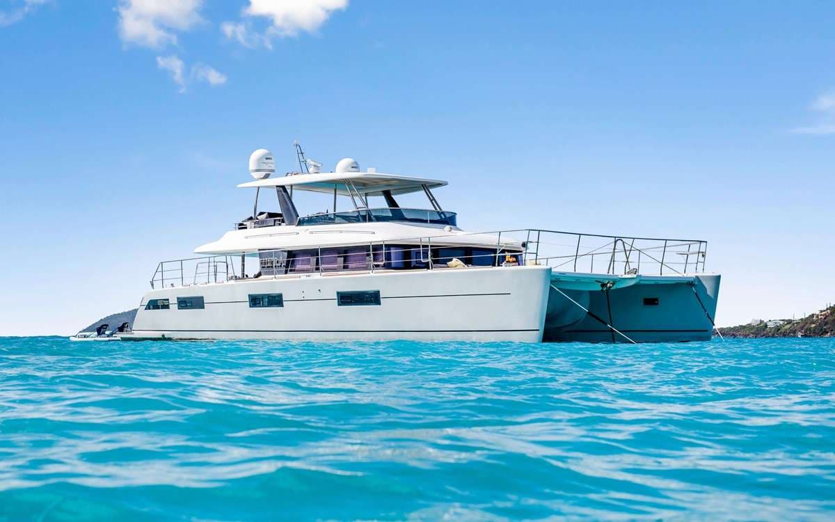 ULTRA, 19m yacht