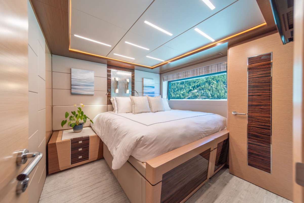 yachtPic10