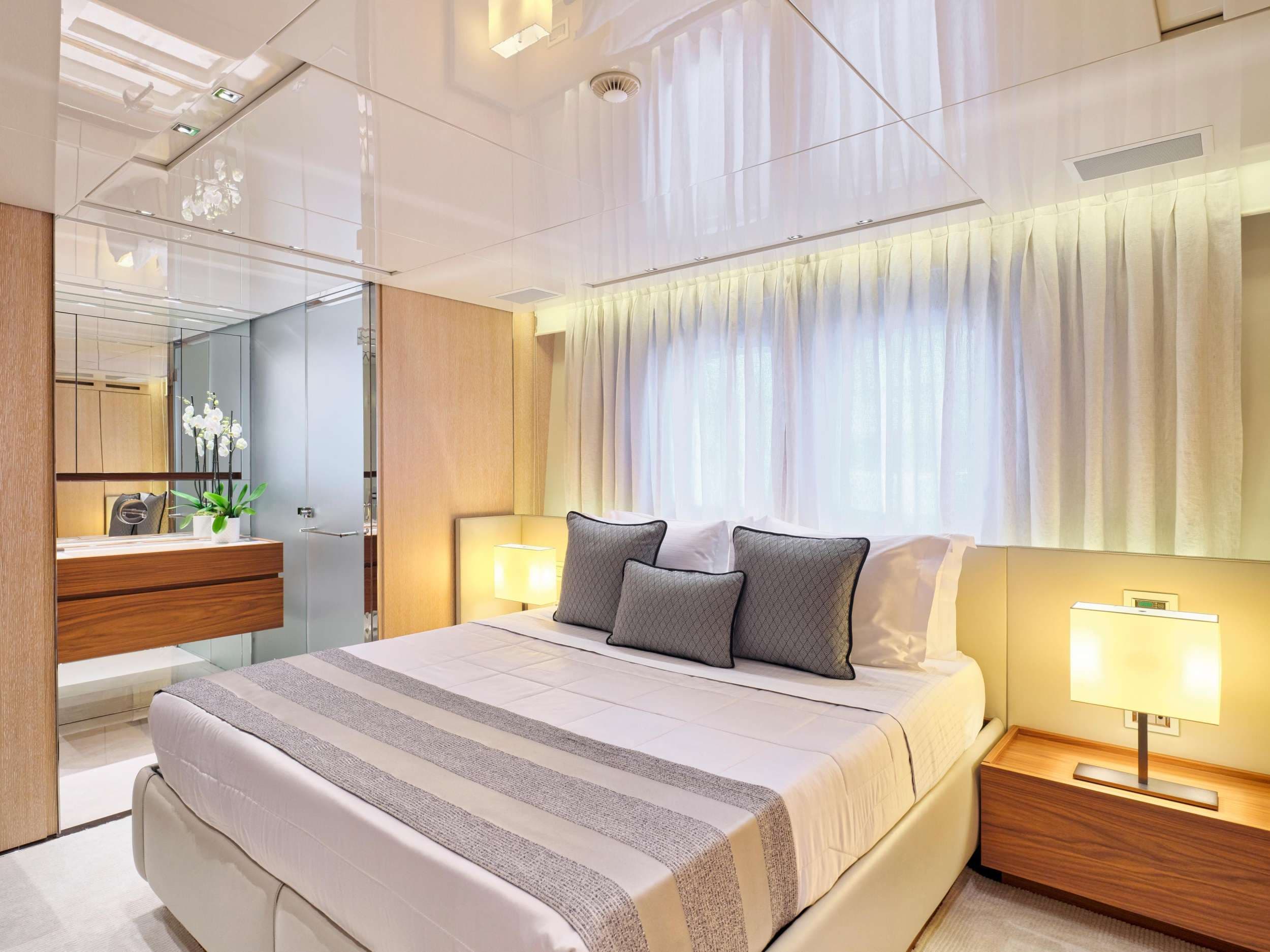 GOLDEN YACHT - Image 17