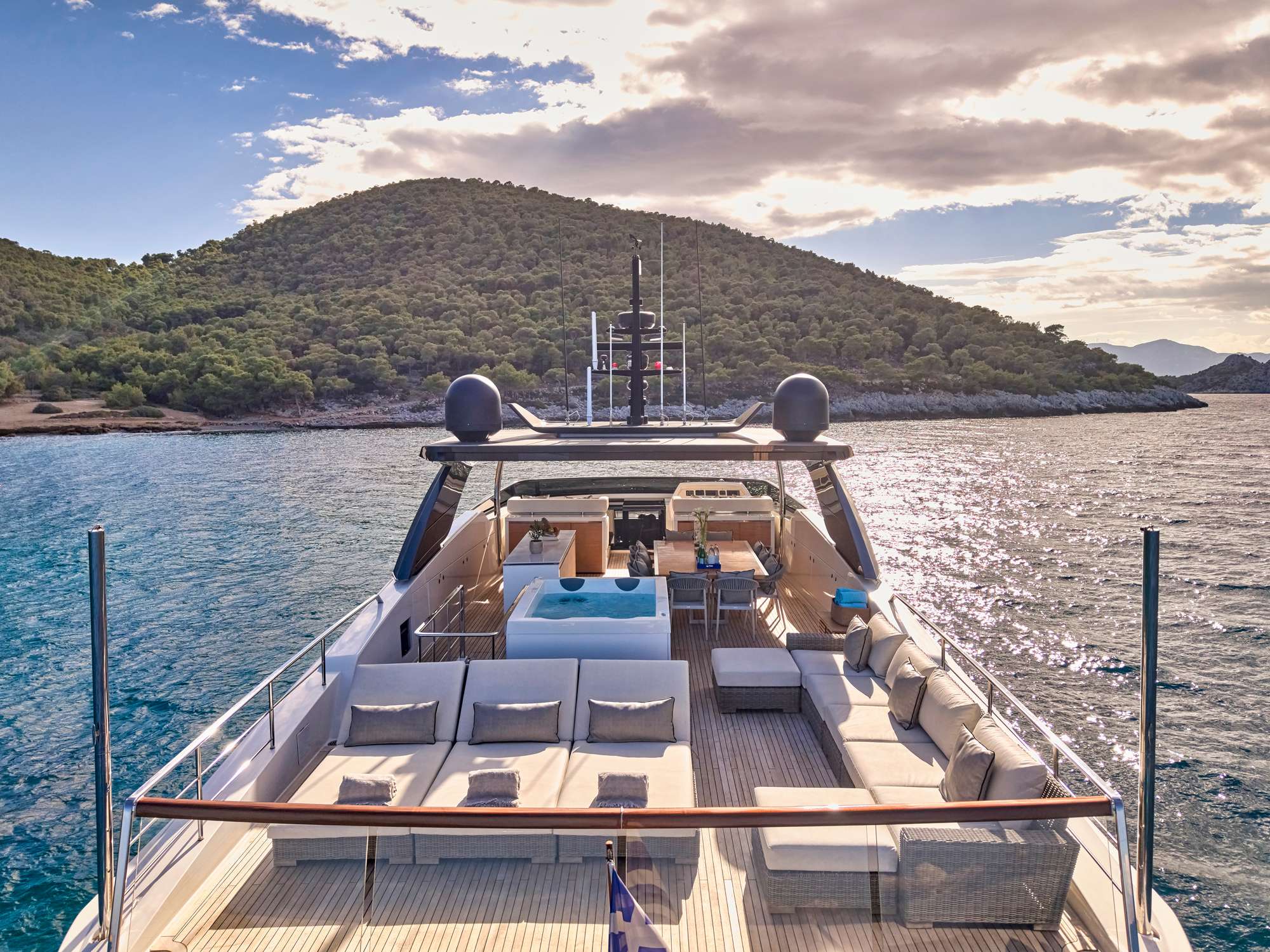 GOLDEN YACHT - Image 4