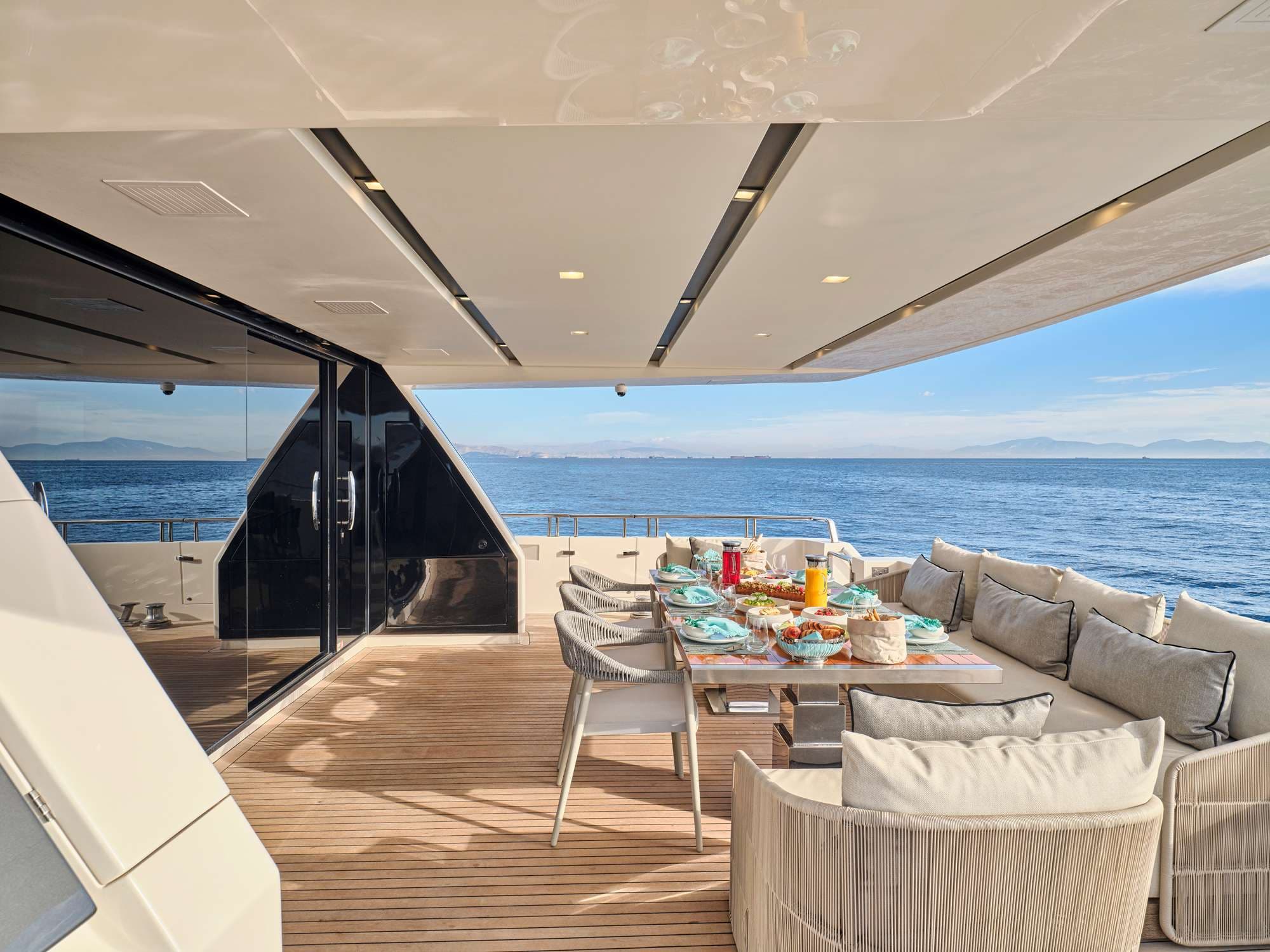 GOLDEN YACHT - Image 8