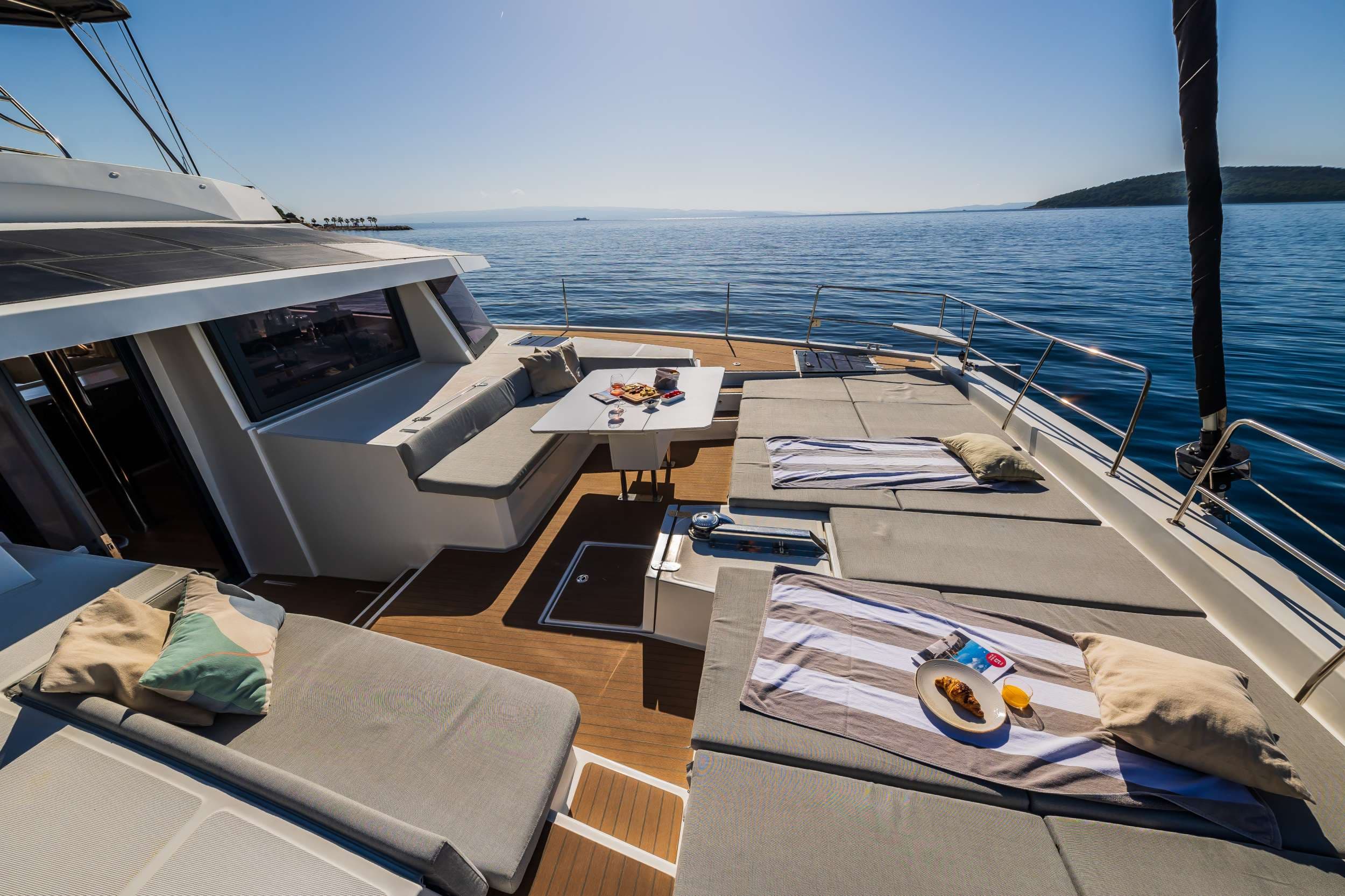 OCEAN LOUNGE - Image 10