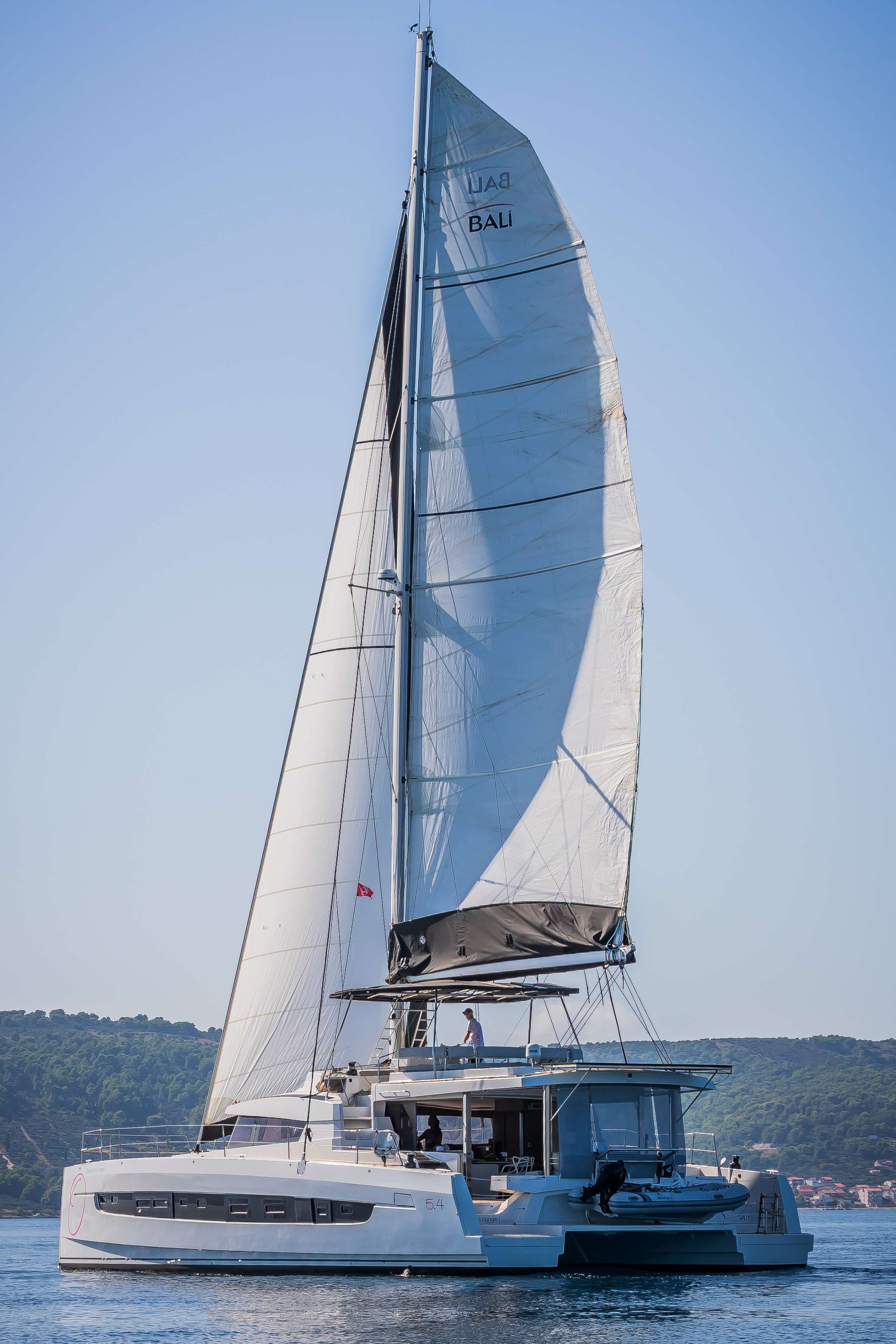 OCEAN LOUNGE - Image 18