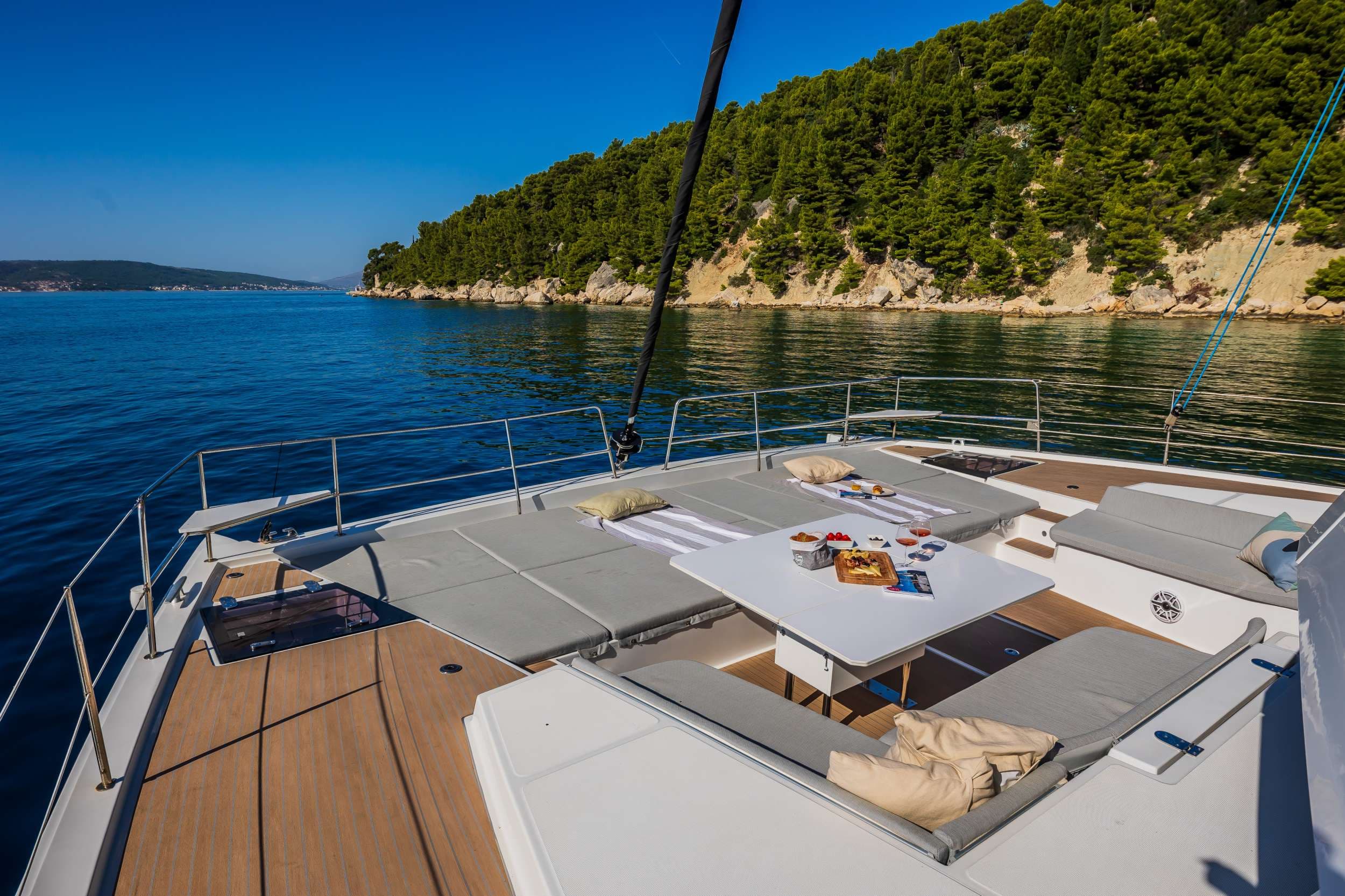OCEAN LOUNGE - Image 4