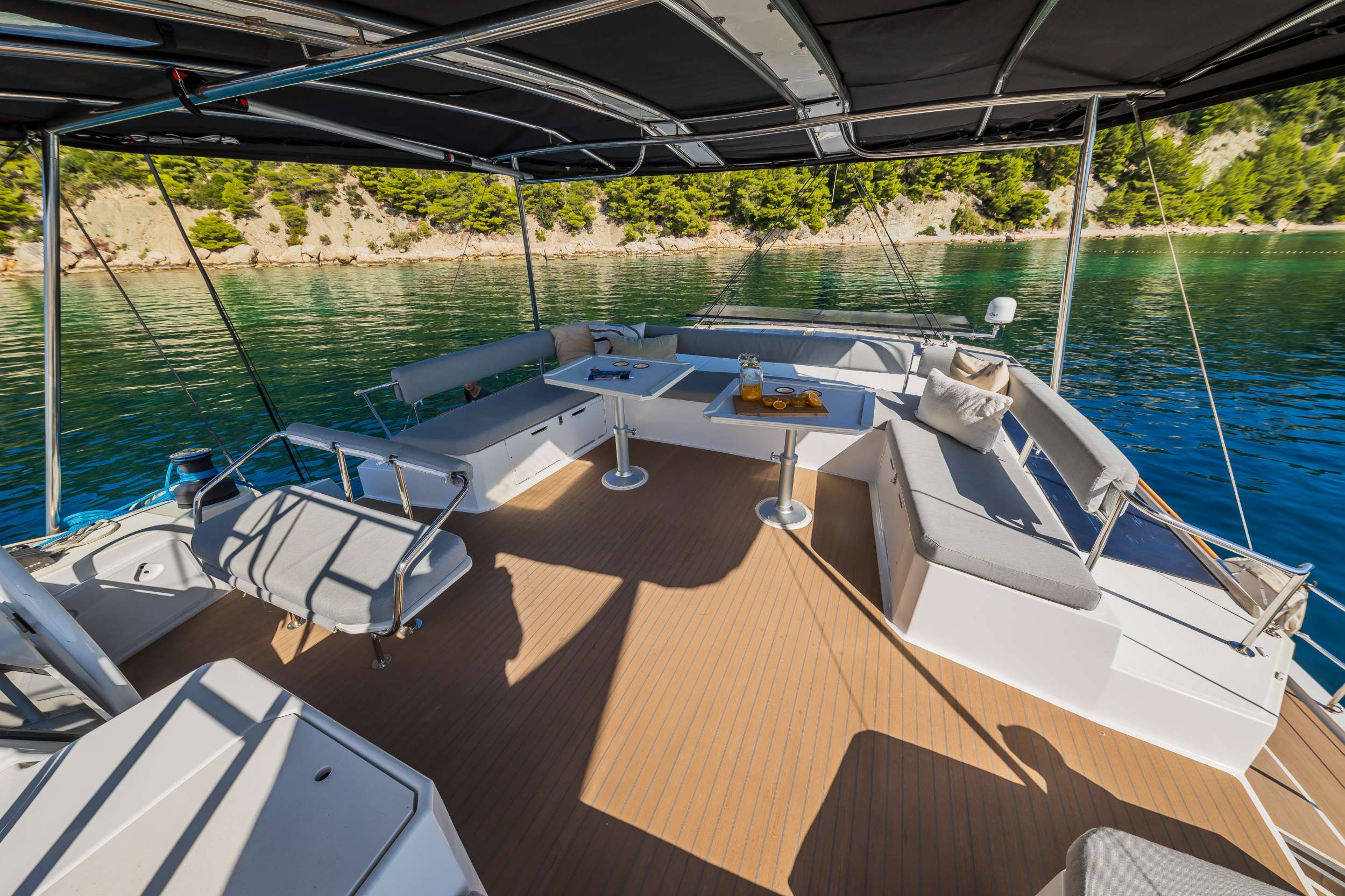 OCEAN LOUNGE - Image 9